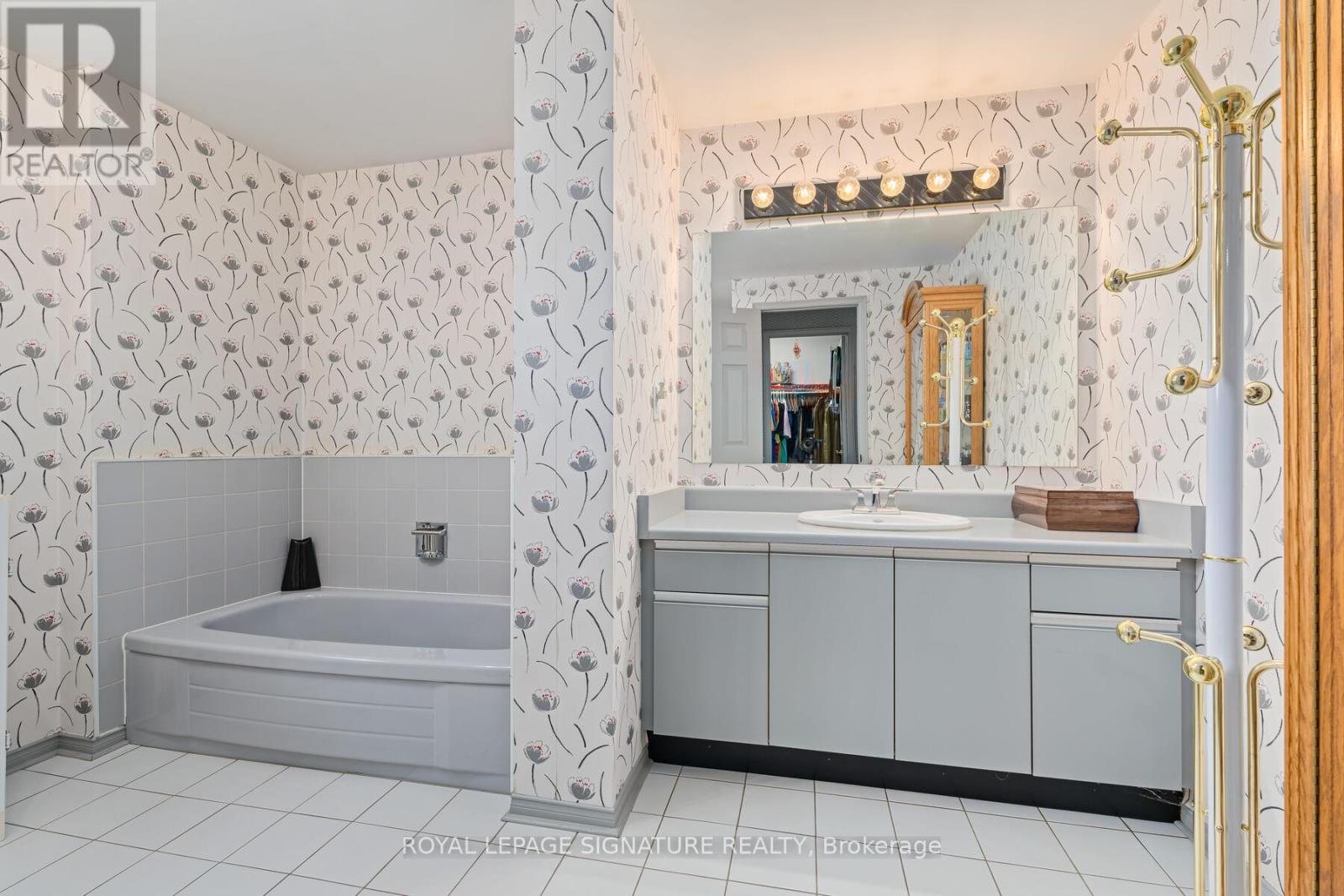 81 Parkside Drive, Brampton, Ontario  L6Y 3A2 - Photo 24 - W12181509