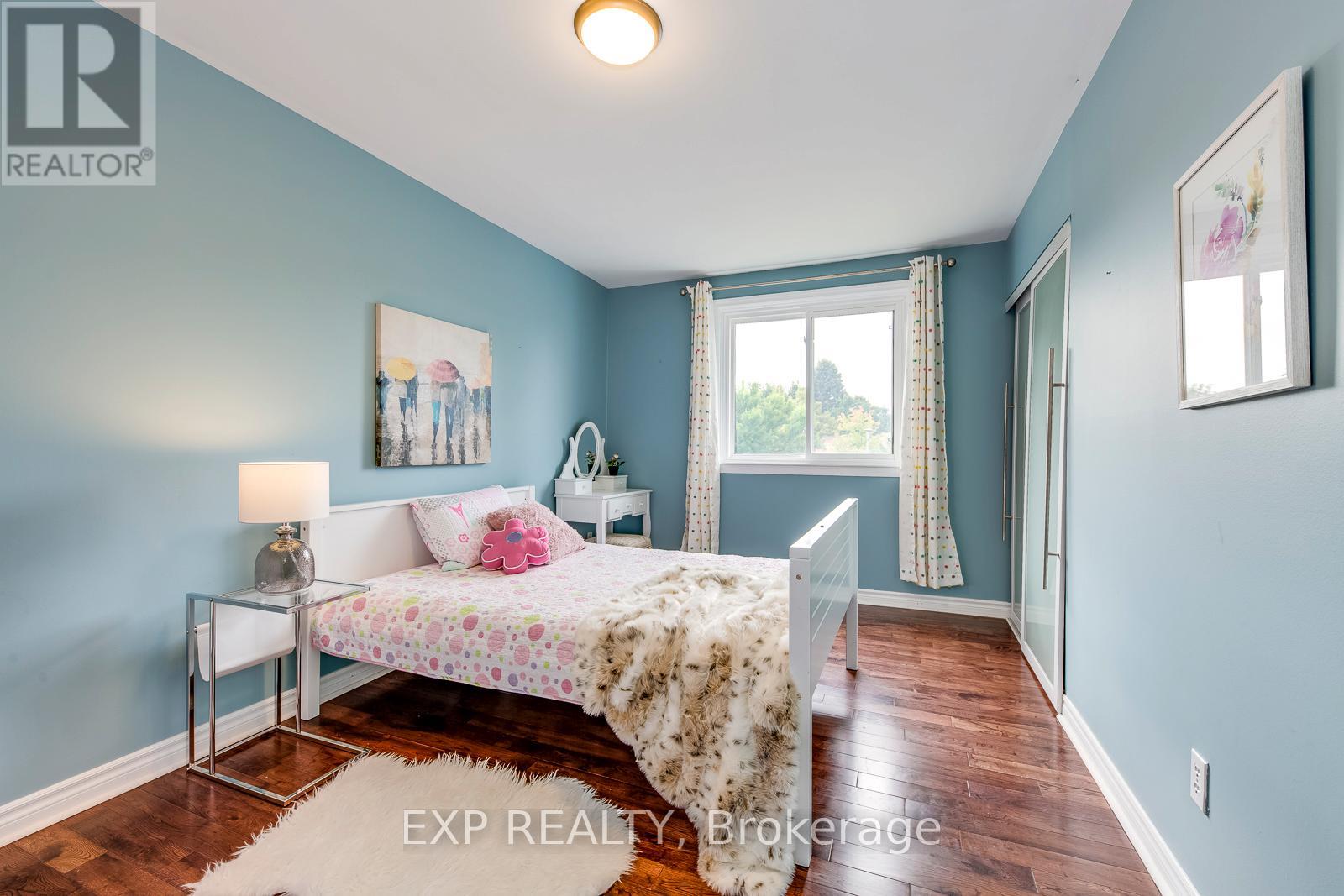 102 Orsett Street, Oakville, Ontario  L6H 2N9 - Photo 10 - W12181530