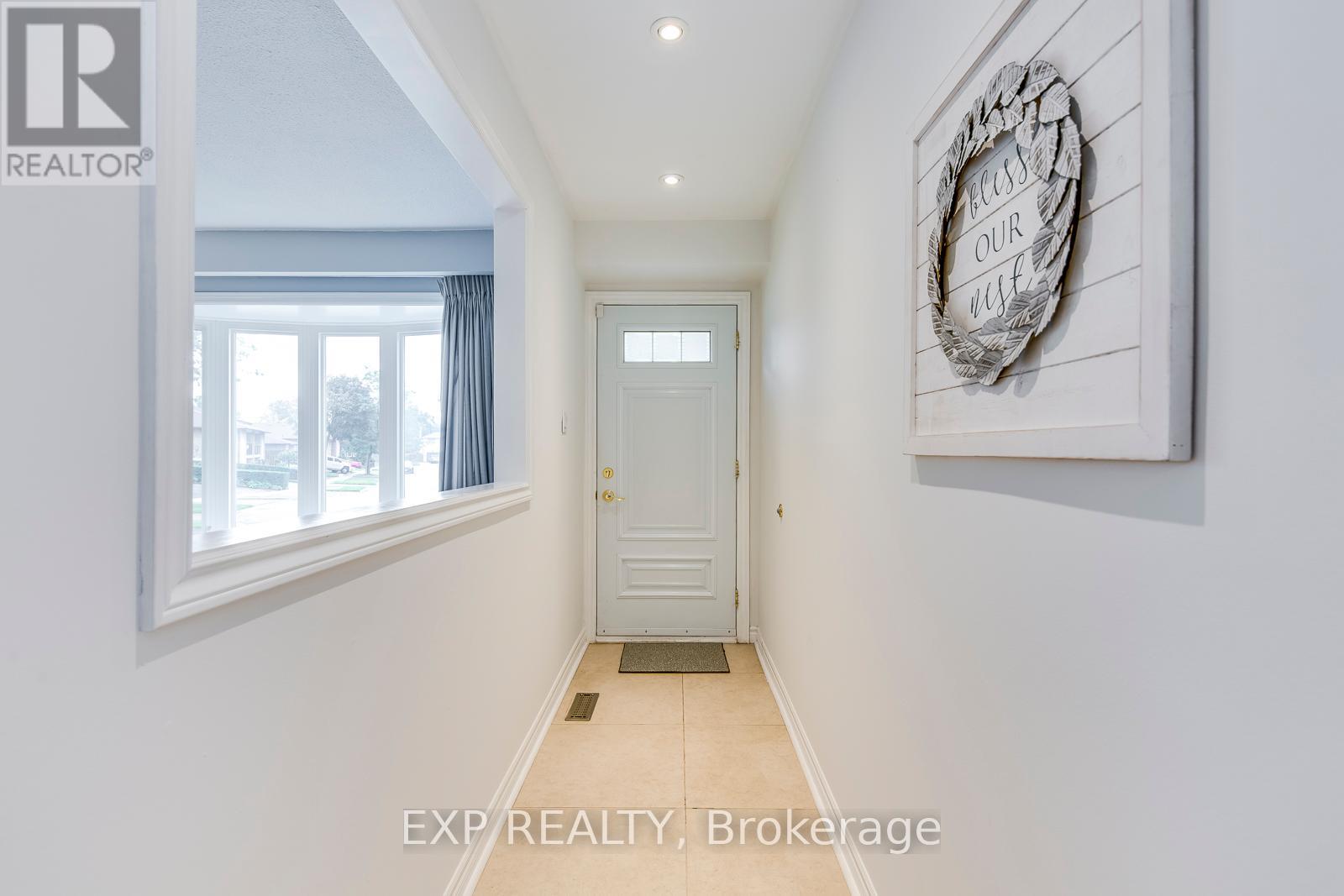 102 Orsett Street, Oakville, Ontario  L6H 2N9 - Photo 14 - W12181530