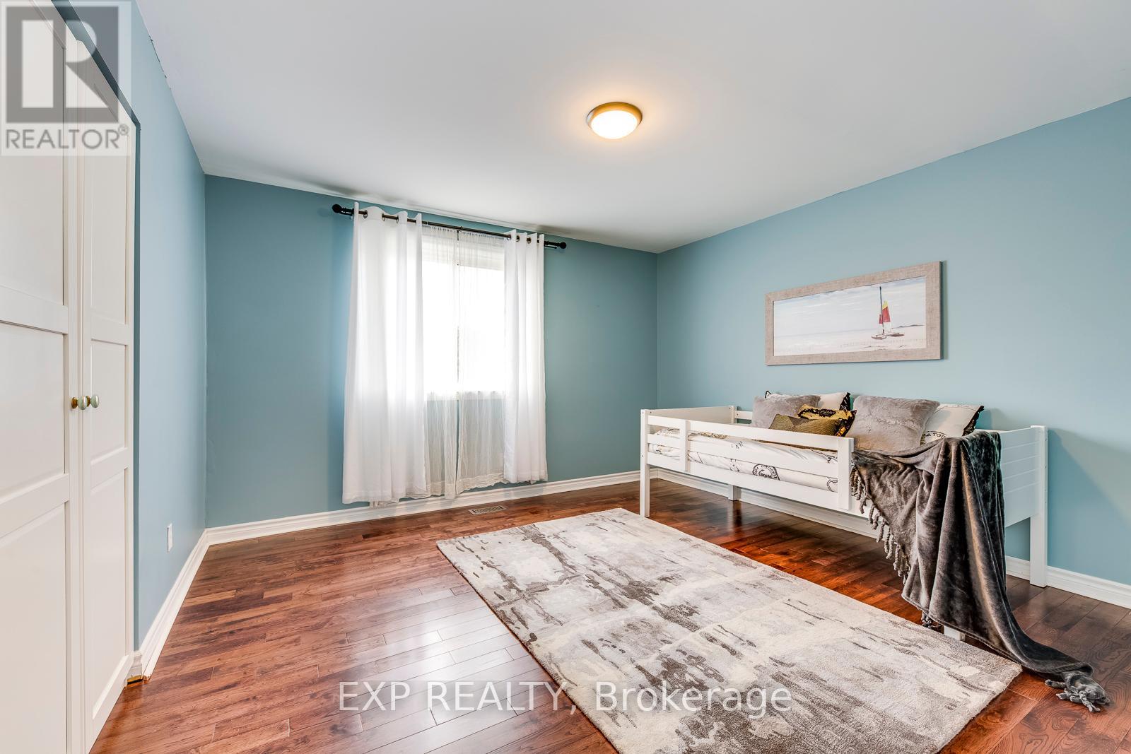 102 Orsett Street, Oakville, Ontario  L6H 2N9 - Photo 8 - W12181530
