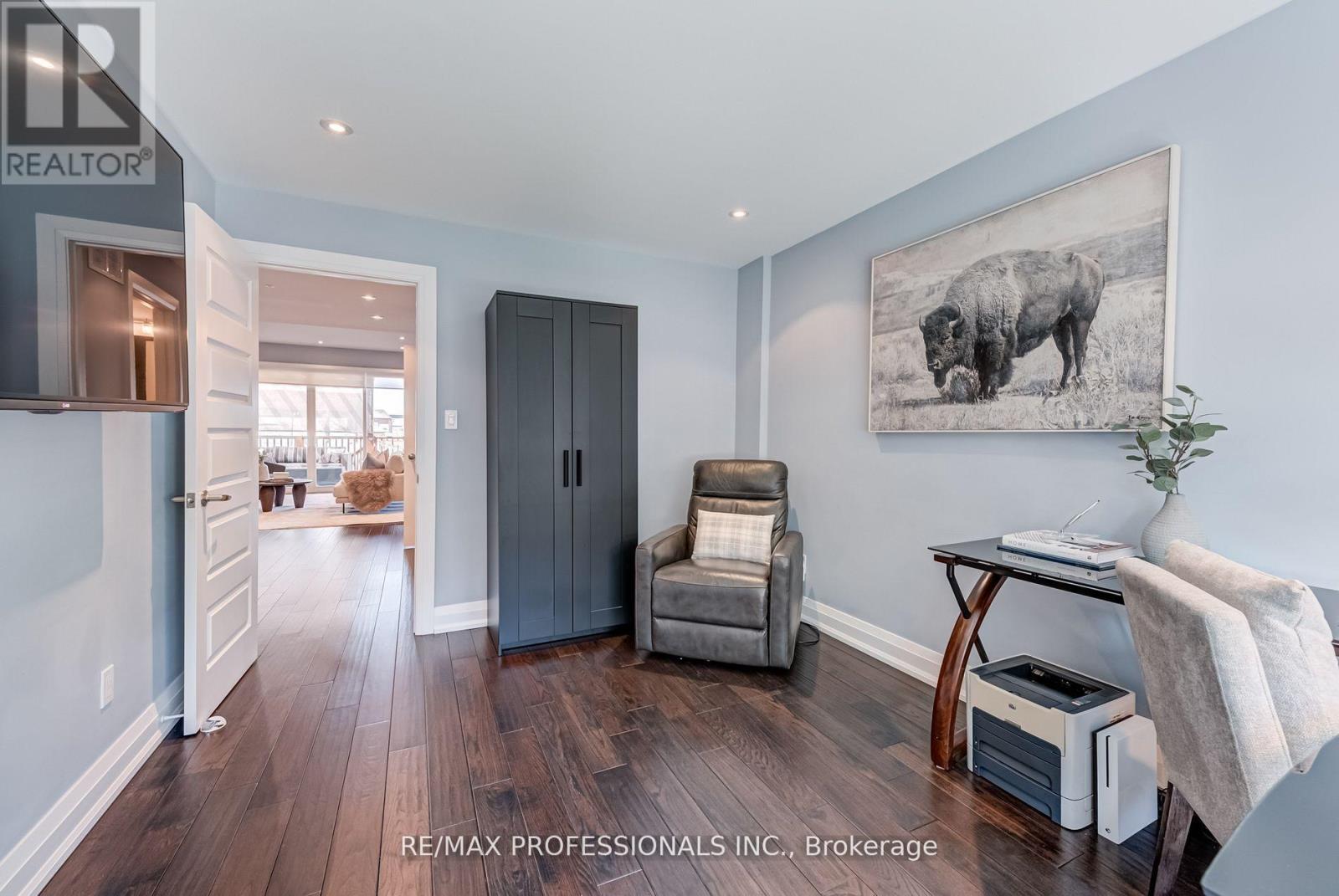 372 Silverthorn Avenue, Toronto, Ontario  M6M 3G9 - Photo 18 - W12181531