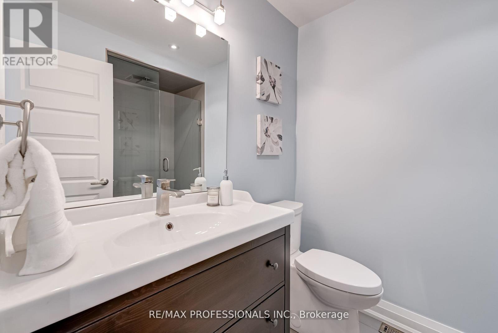 372 Silverthorn Avenue, Toronto, Ontario  M6M 3G9 - Photo 19 - W12181531