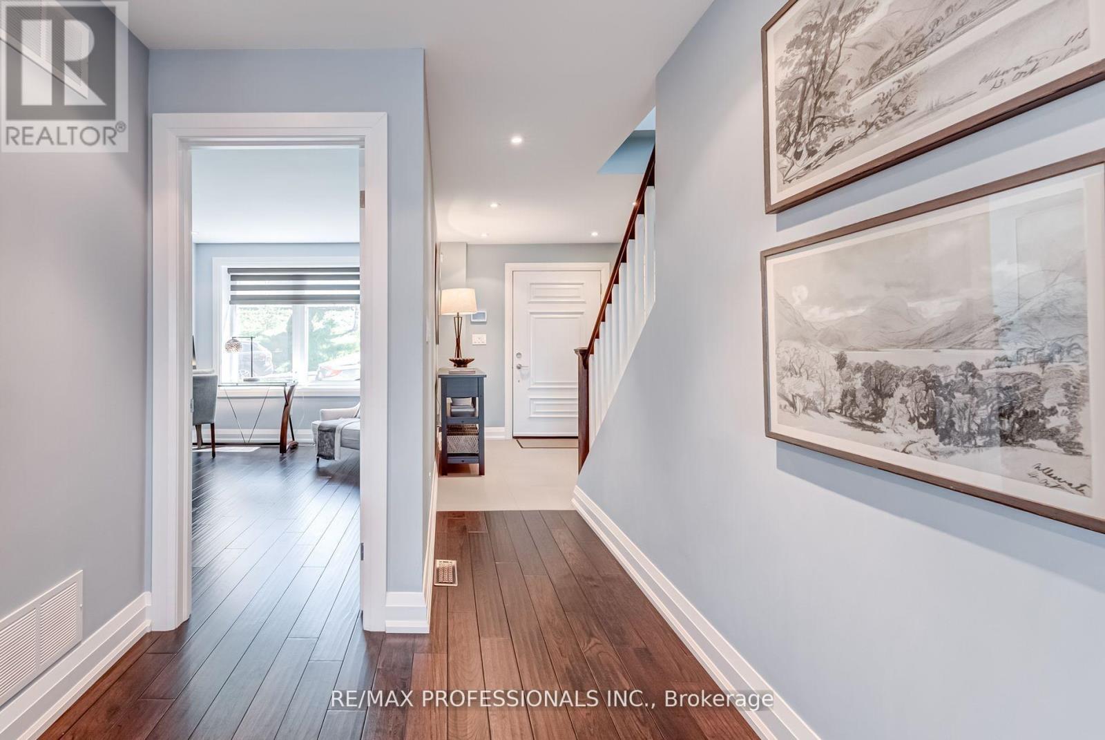 372 Silverthorn Avenue, Toronto, Ontario  M6M 3G9 - Photo 22 - W12181531