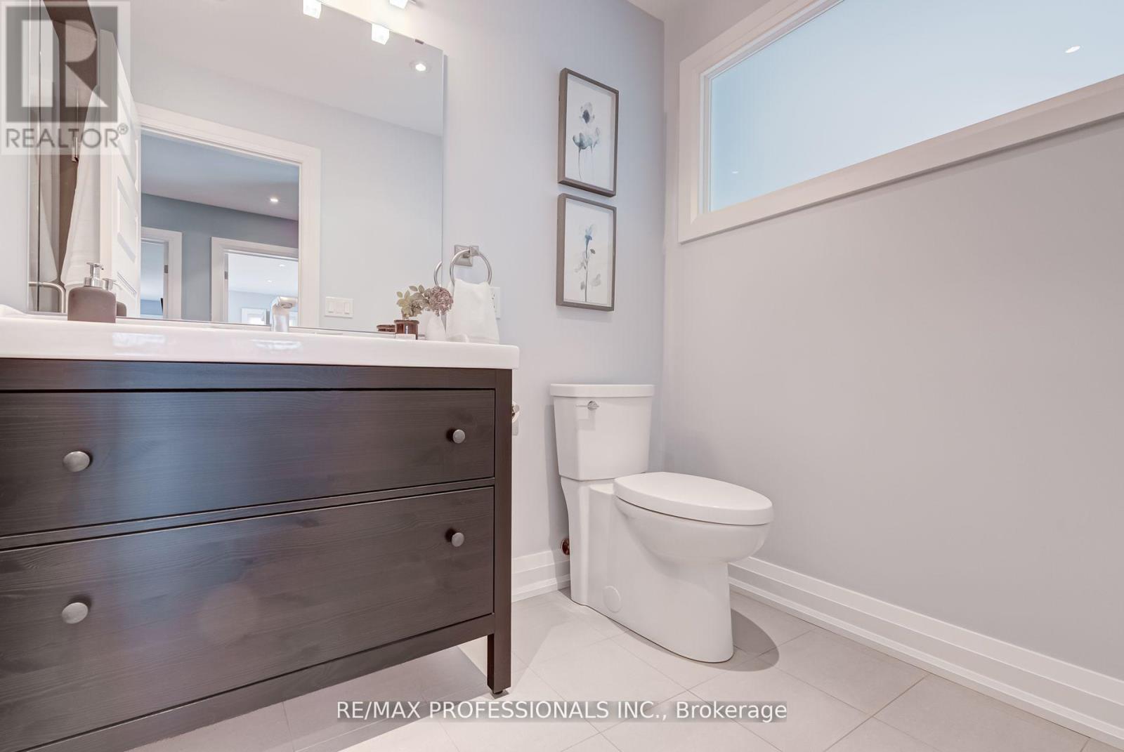 372 Silverthorn Avenue, Toronto, Ontario  M6M 3G9 - Photo 35 - W12181531