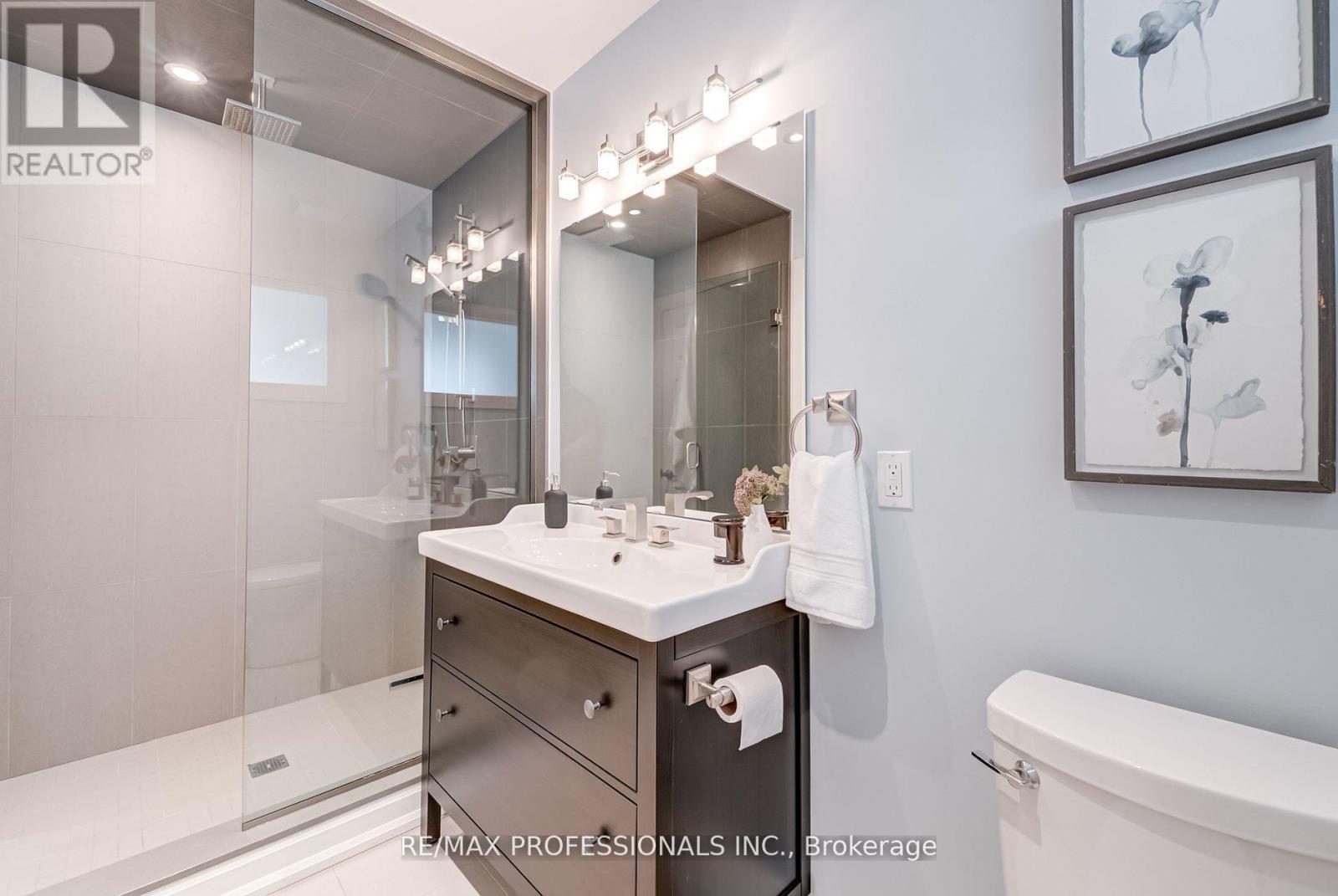 372 Silverthorn Avenue, Toronto, Ontario  M6M 3G9 - Photo 36 - W12181531