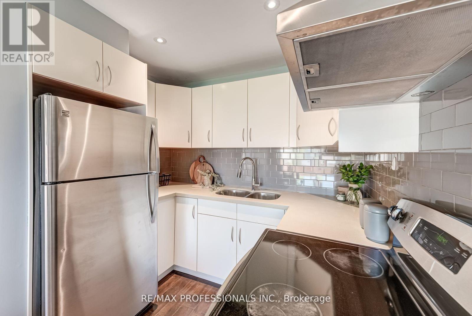 372 Silverthorn Avenue, Toronto (Keelesdale-Eglinton West), Ontario  M6M 3G9 - Photo 41 - W12181531