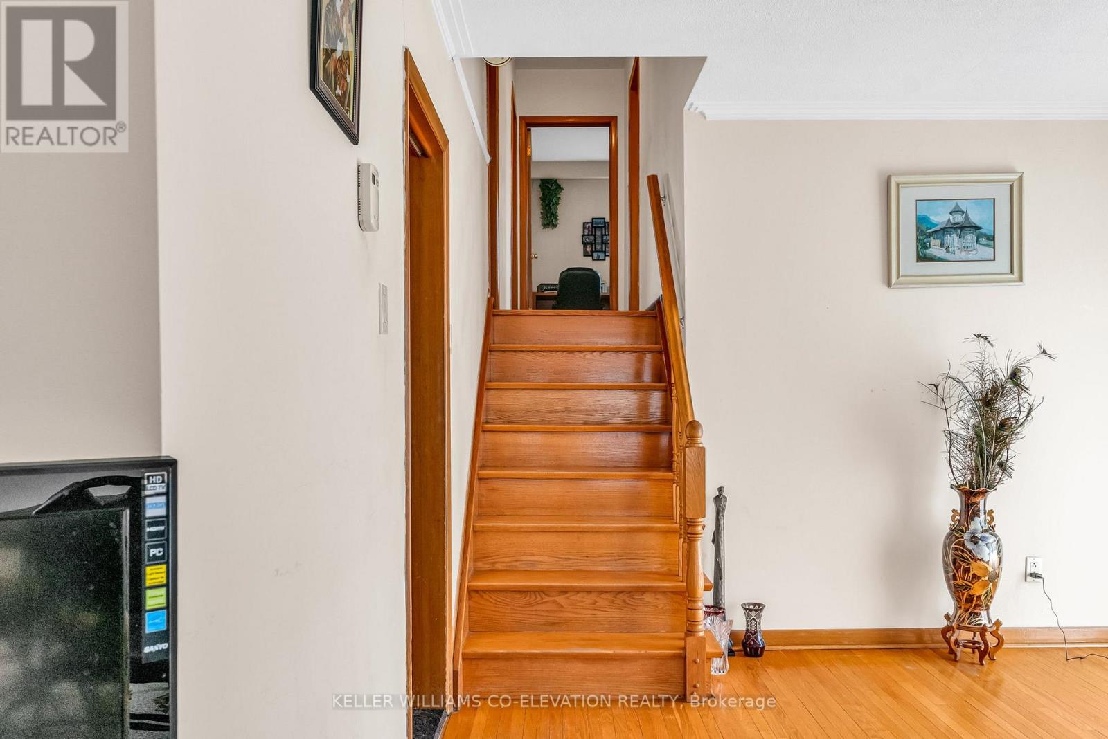 217 La Rose Avenue, Toronto (Willowridge-Martingrove-Richview), Ontario  M9P 1B6 - Photo 18 - W12181550