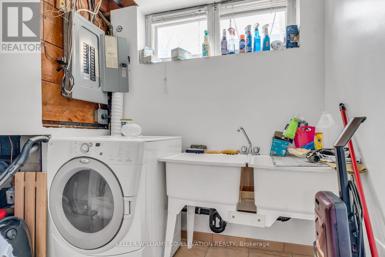 217 La Rose Avenue, Toronto (Willowridge-Martingrove-Richview), Ontario  M9P 1B6 - Photo 39 - W12181550