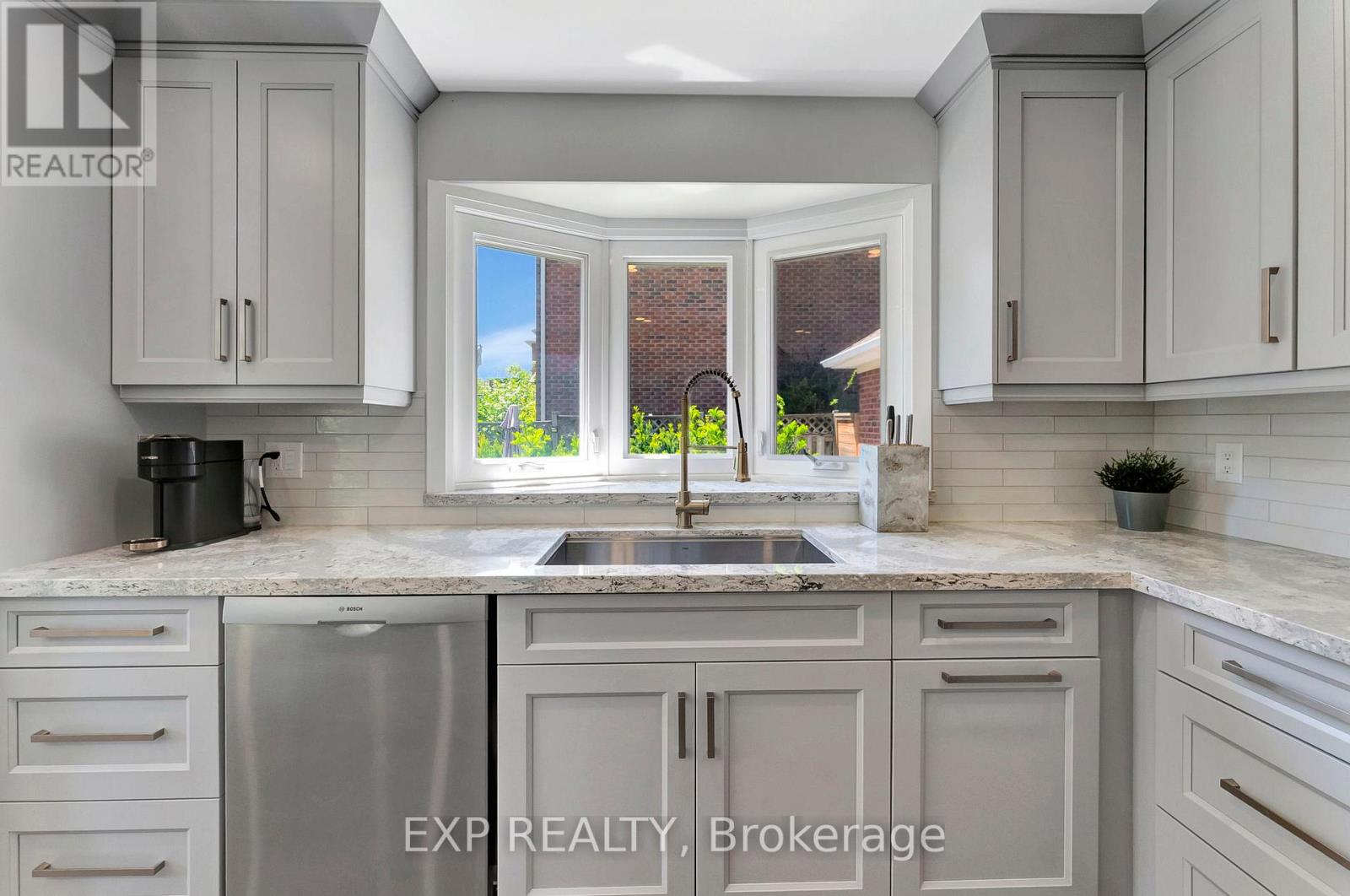 1399 Winterberry Drive, Burlington, Ontario  L7P 4T3 - Photo 17 - W12181569