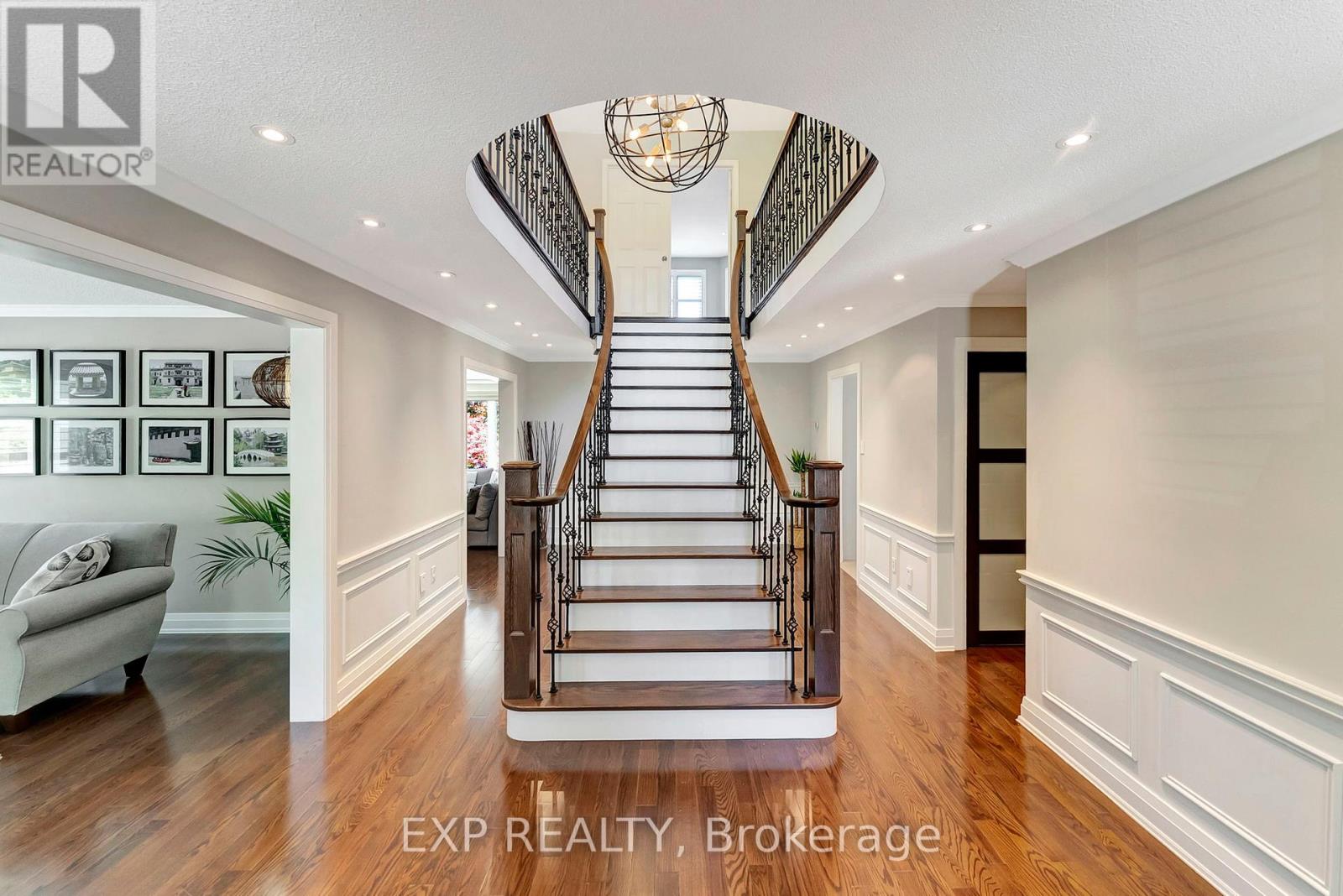 1399 Winterberry Drive, Burlington, Ontario  L7P 4T3 - Photo 4 - W12181569