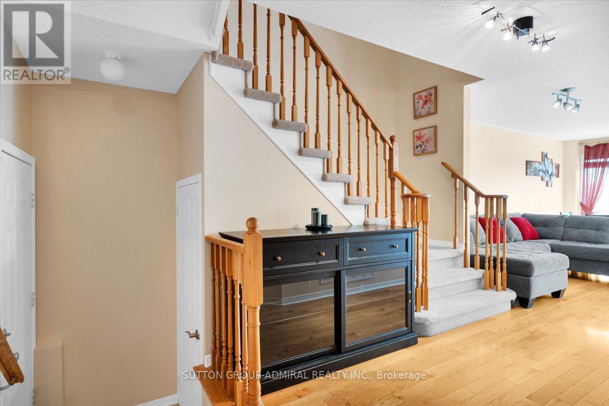 5220 Thornburn Drive, Burlington, Ontario  L7L 6R4 - Photo 8 - W12181574