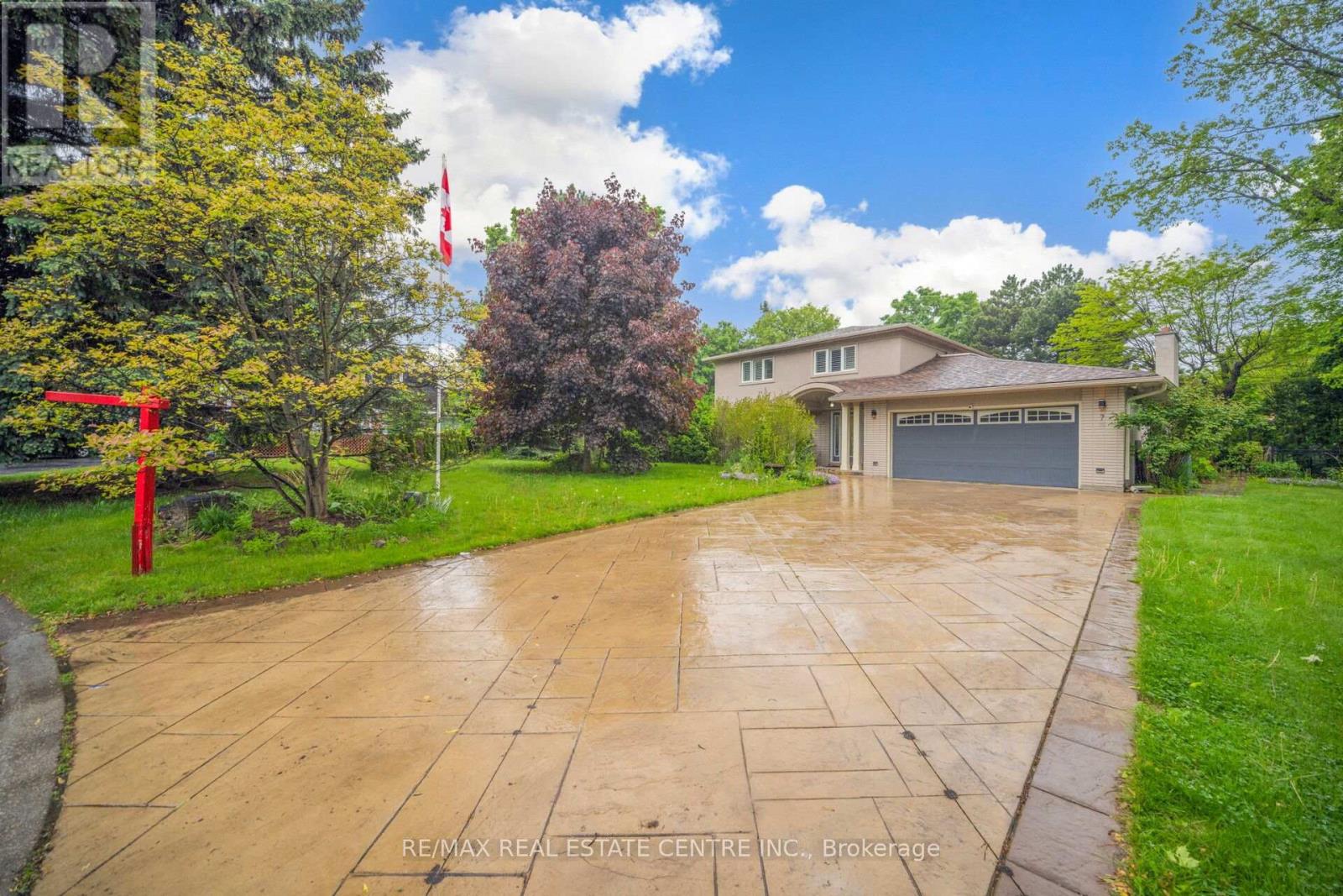 7 HEATHER PLACE, Brampton, Ontario