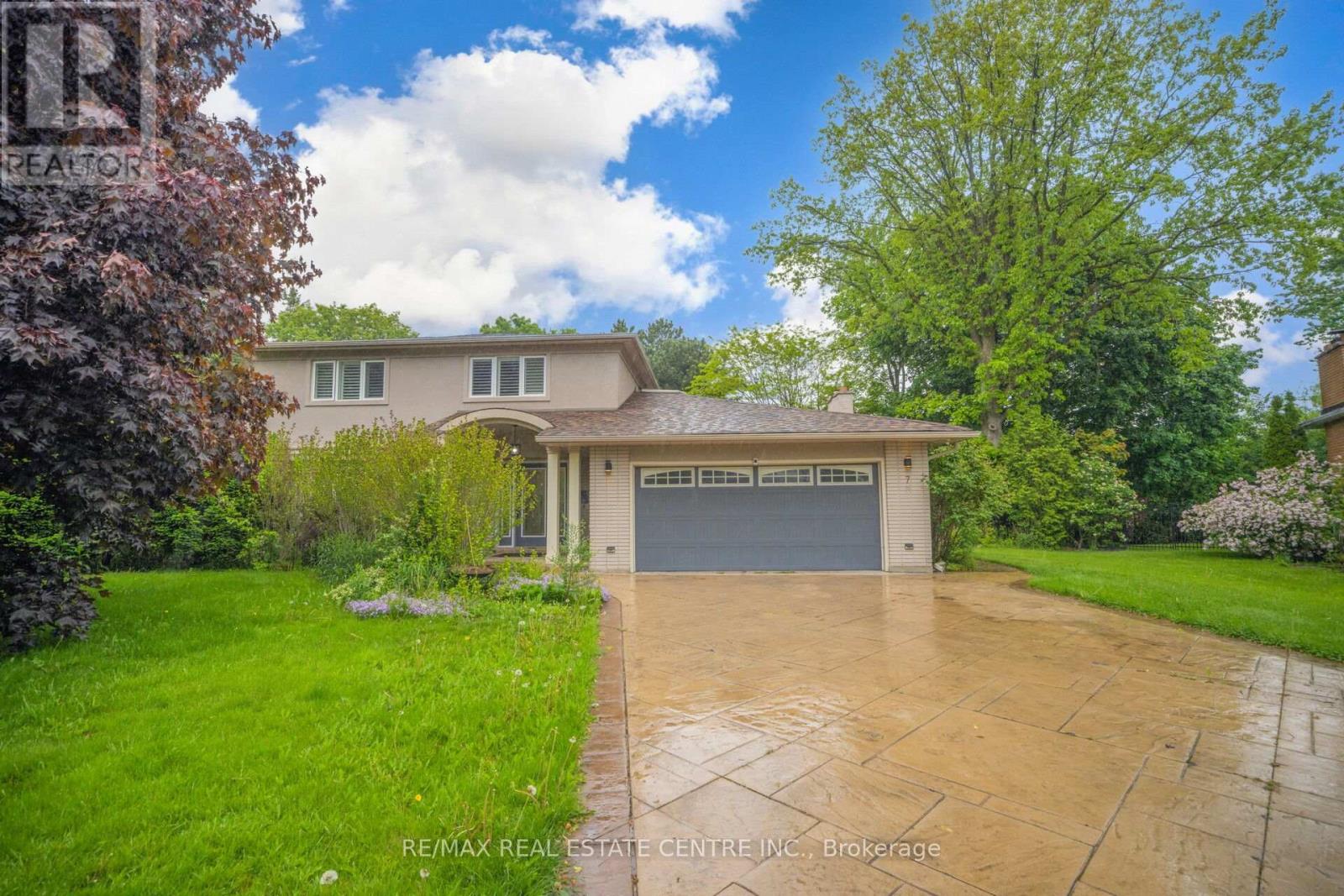 7 Heather Place, Brampton, Ontario  L6S 1E7 - Photo 2 - W12181608