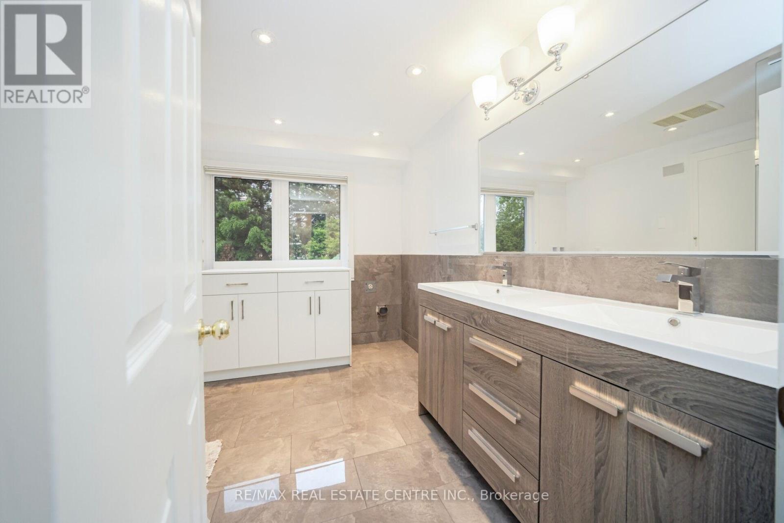 7 Heather Place, Brampton, Ontario  L6S 1E7 - Photo 26 - W12181608
