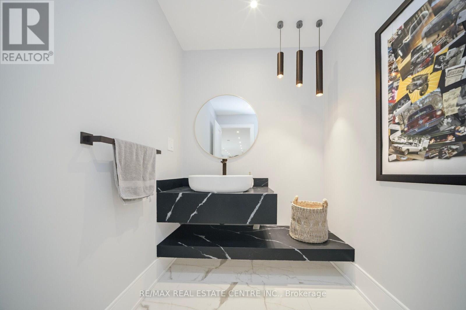 7 Heather Place, Brampton, Ontario  L6S 1E7 - Photo 38 - W12181608
