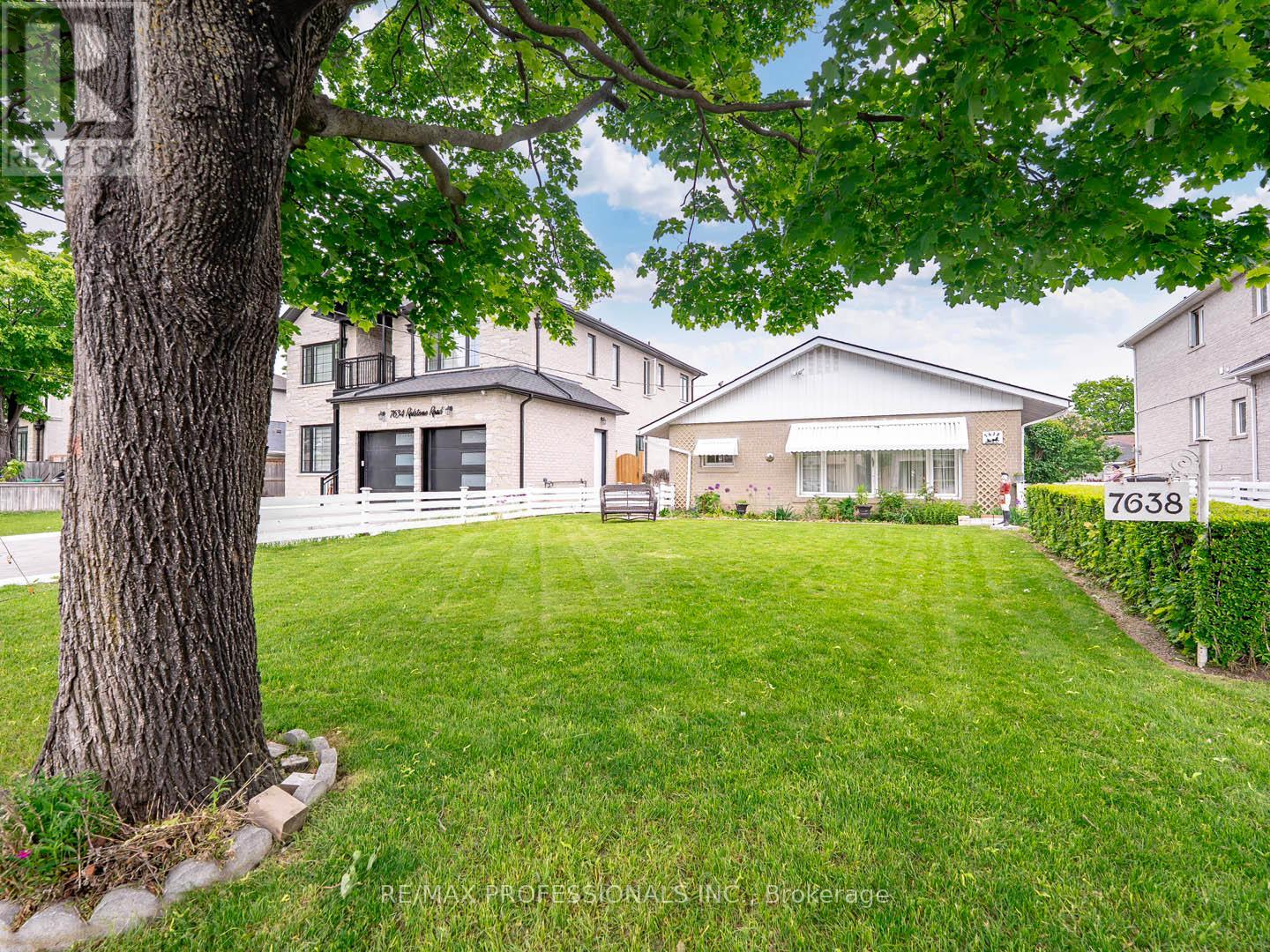 7638 Redstone Road, Mississauga (Malton), Ontario  L4T 2B9 - Photo 3 - W12181611