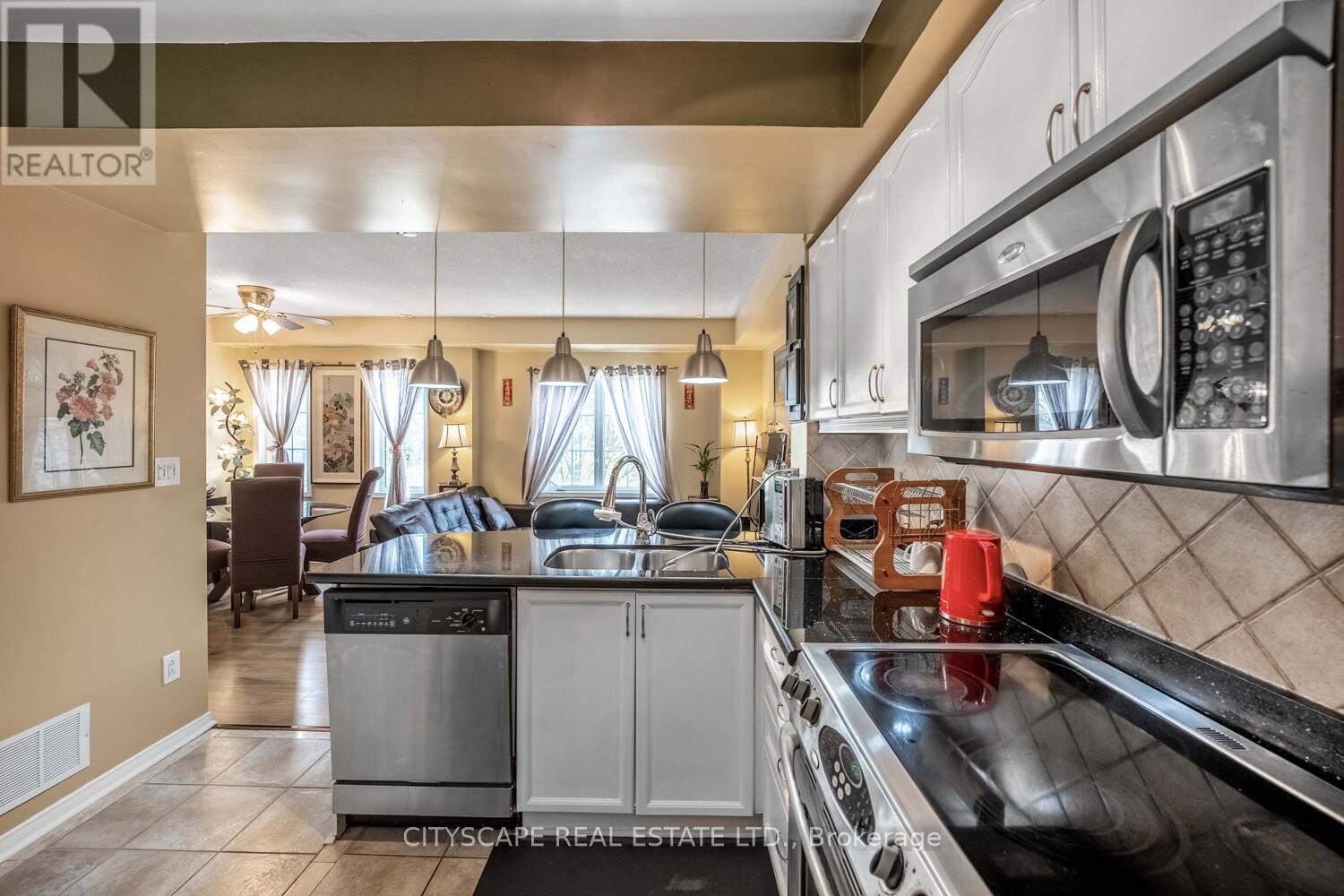 7 - 3055 Elmcreek Road, Mississauga, Ontario  L5B 4J9 - Photo 10 - W12181618