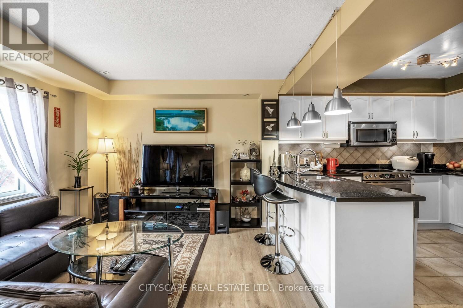 7 - 3055 Elmcreek Road, Mississauga, Ontario  L5B 4J9 - Photo 4 - W12181618