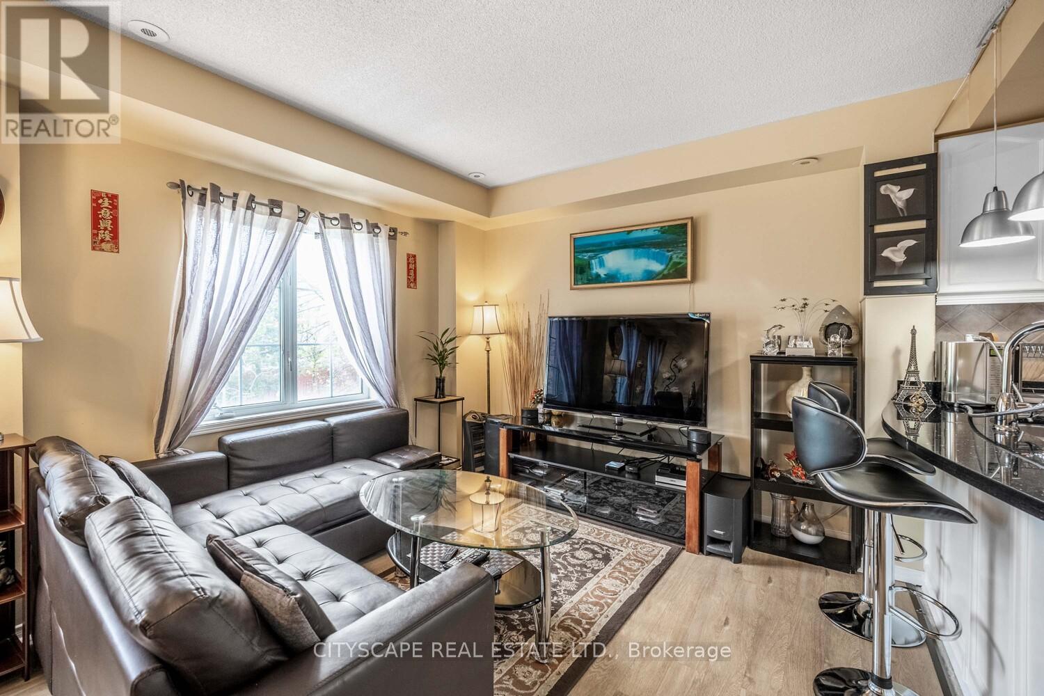 7 - 3055 Elmcreek Road, Mississauga, Ontario  L5B 4J9 - Photo 5 - W12181618