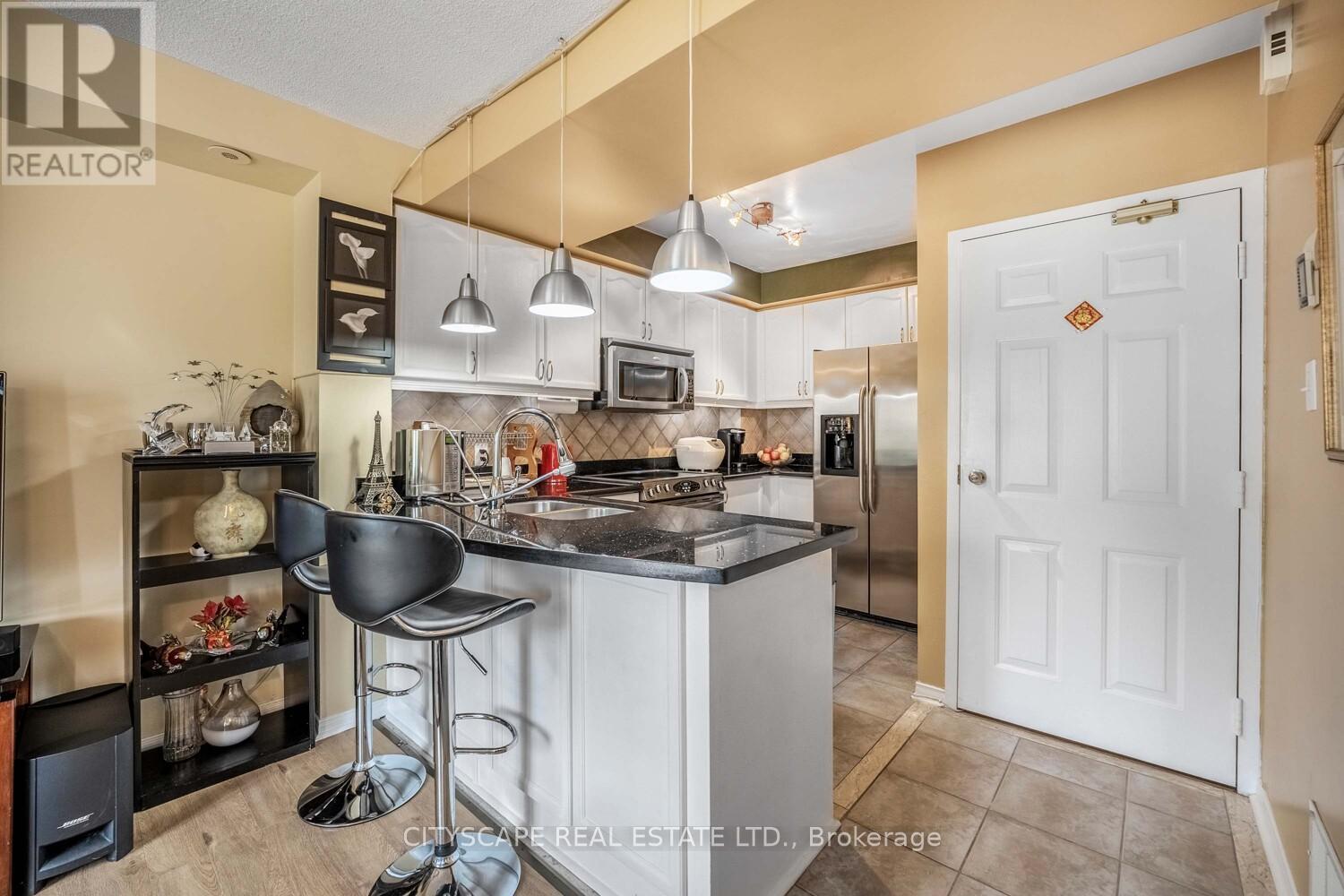 7 - 3055 Elmcreek Road, Mississauga, Ontario  L5B 4J9 - Photo 9 - W12181618