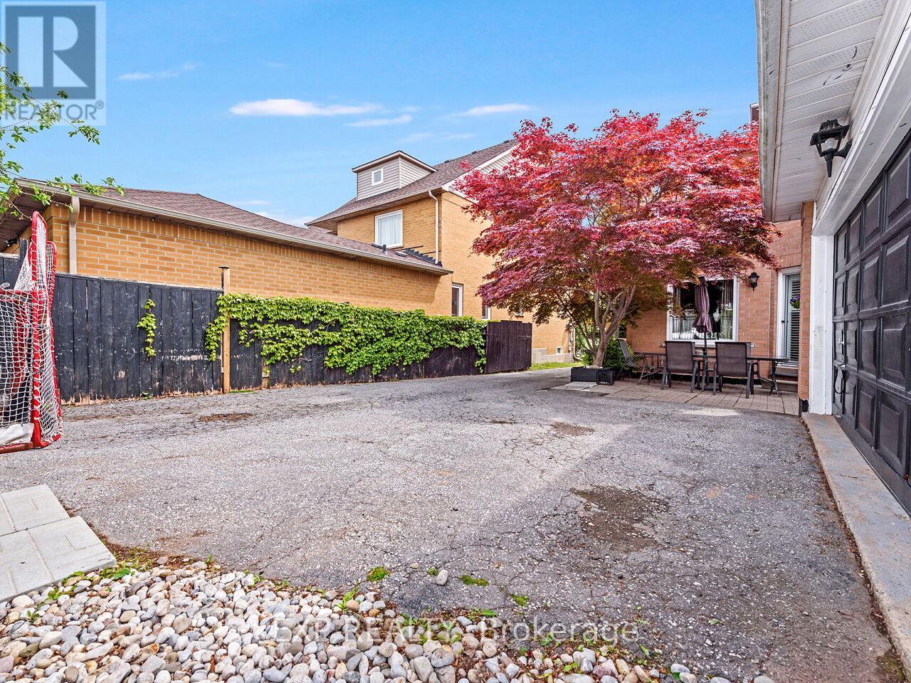 2460 Sixth Line, Oakville, Ontario  L6H 5Z8 - Photo 44 - W12181625
