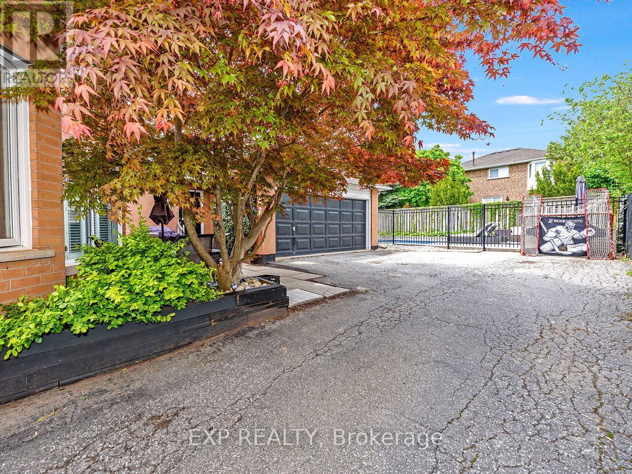 2460 Sixth Line, Oakville, Ontario  L6H 5Z8 - Photo 48 - W12181625