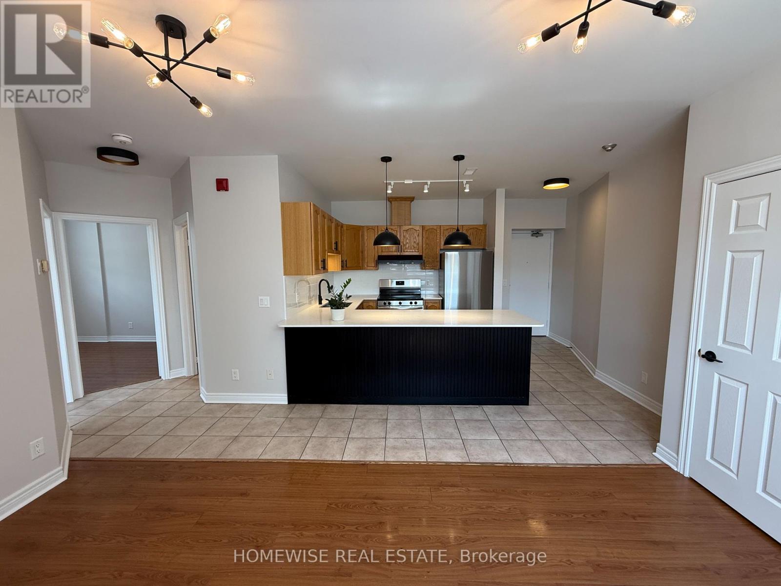1 - 3635 DUNDAS STREET W, toronto (runnymede-bloor west village), Ontario