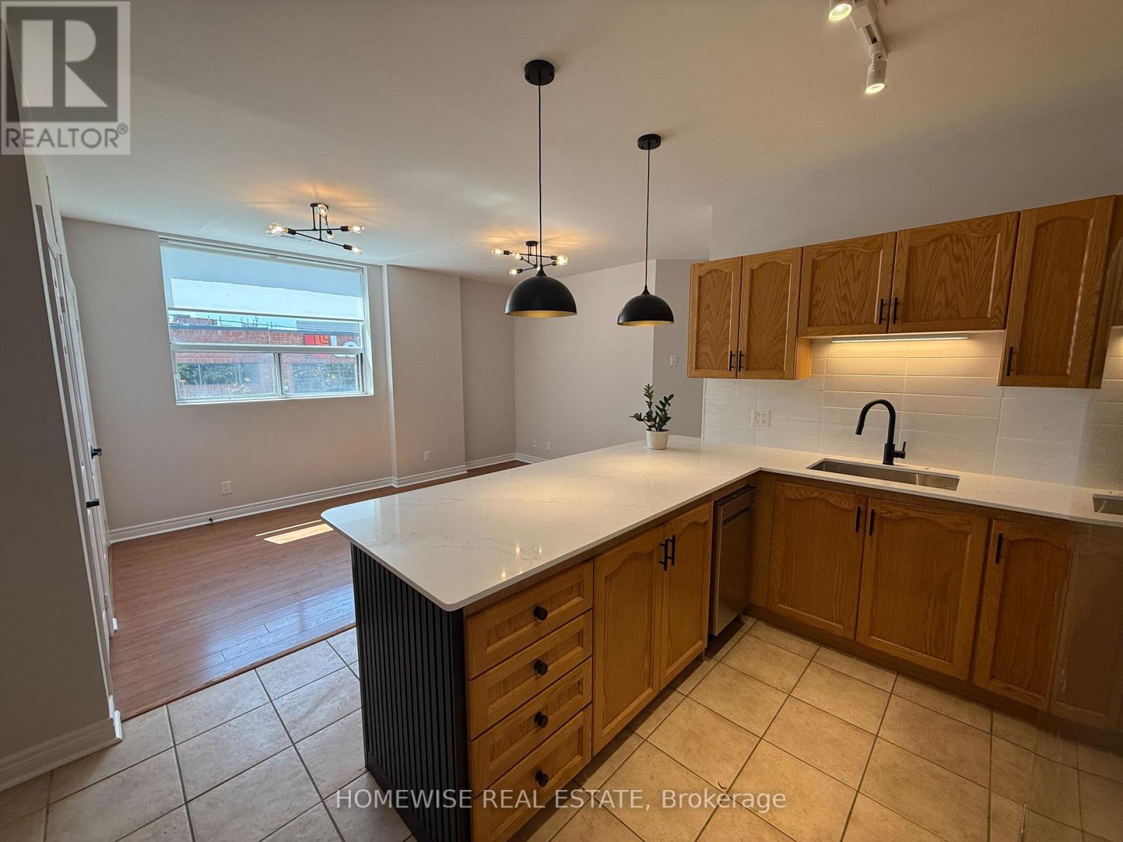 1 - 3635 Dundas Street W, Toronto (Runnymede-Bloor West Village), Ontario  M6S 2T2 - Photo 4 - W12181641