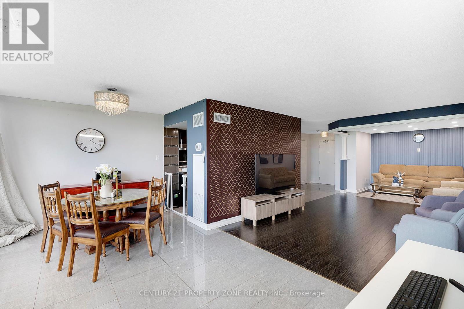 1411 - 5 Rowntree Road, Toronto, Ontario  M9V 5G9 - Photo 4 - W12181656