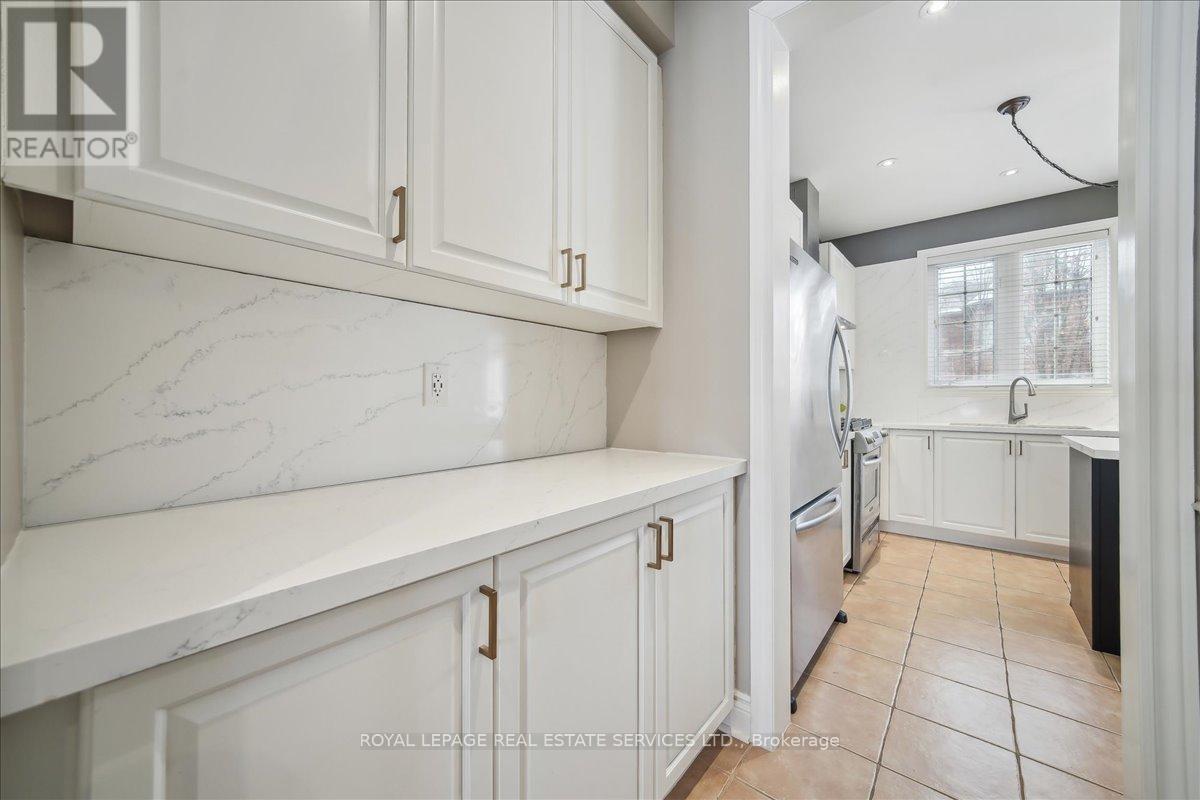 2313 Blue Oak Circle, Oakville, Ontario  L6M 5J3 - Photo 13 - W12181668