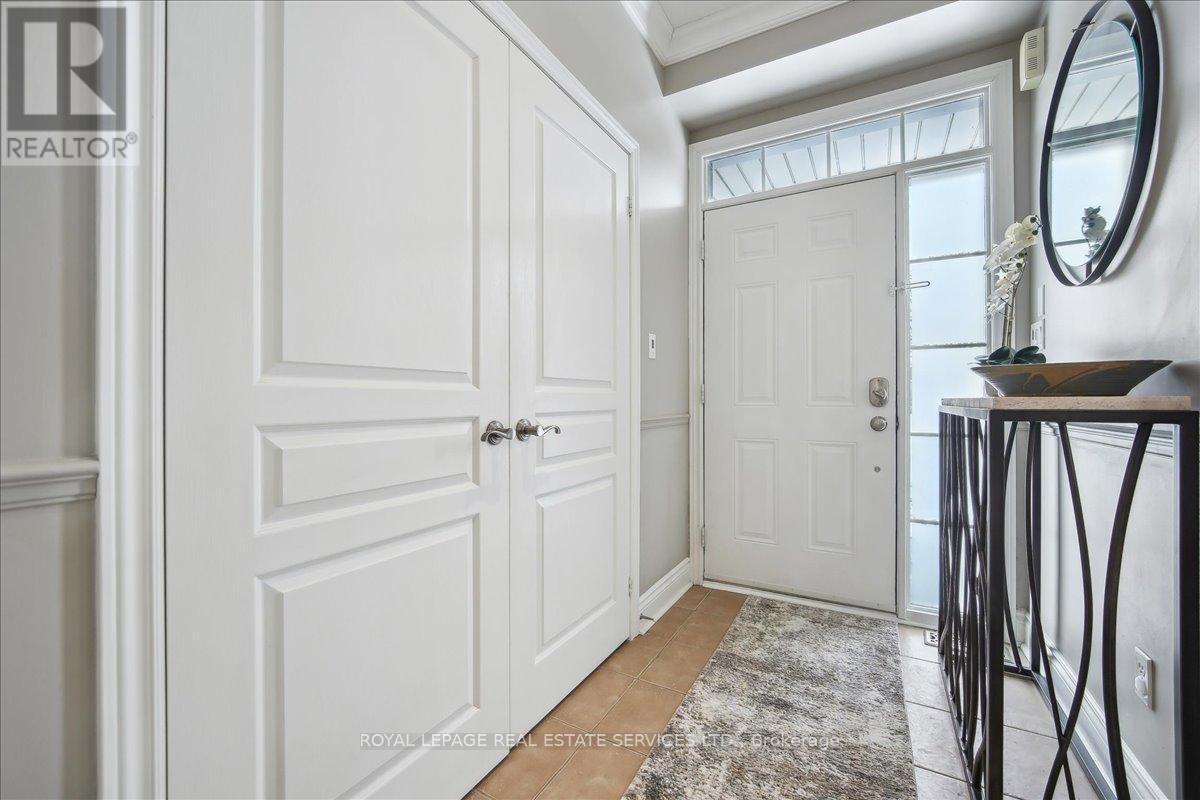 2313 Blue Oak Circle, Oakville, Ontario  L6M 5J3 - Photo 8 - W12181668