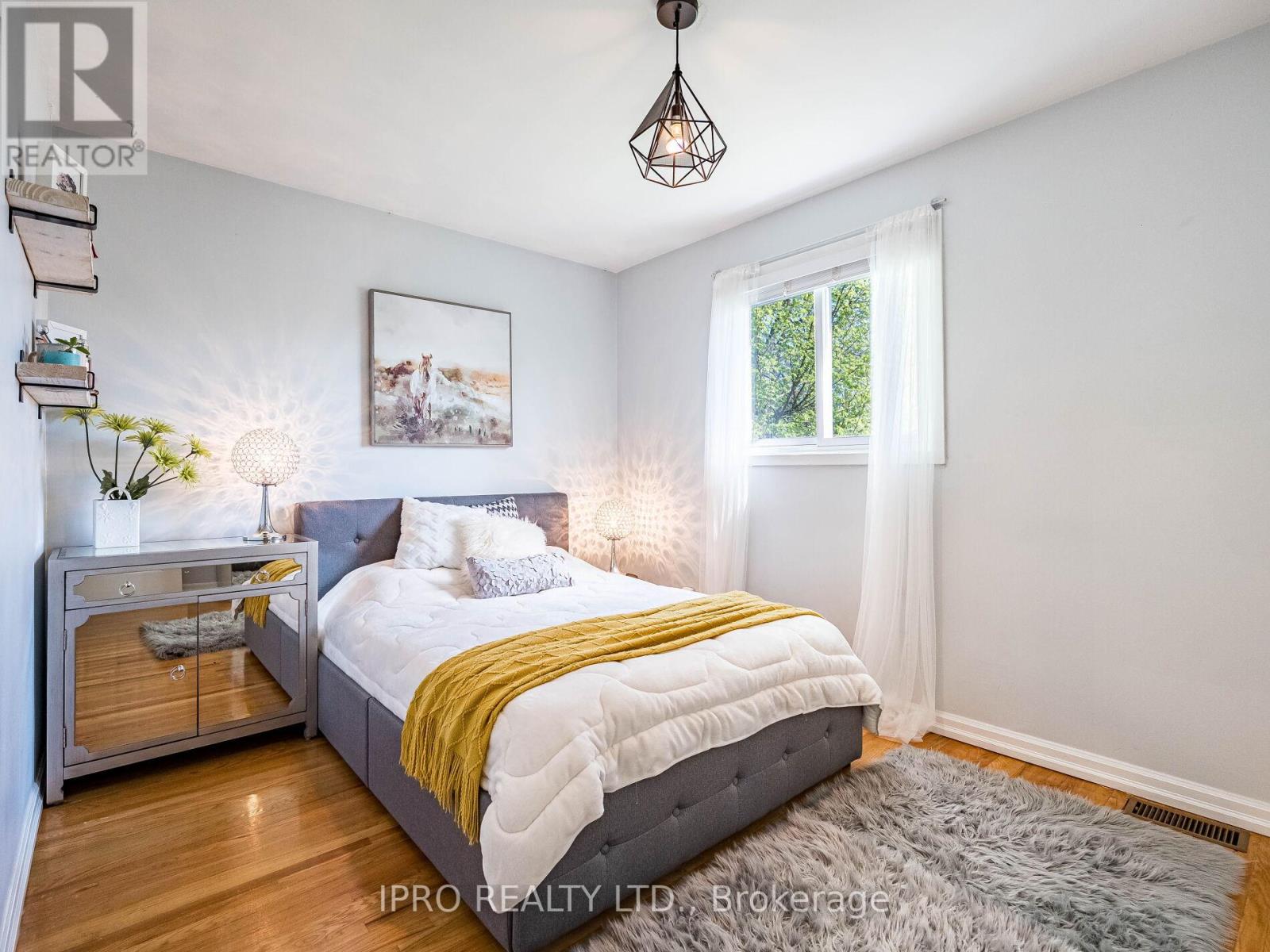 3525 Burningelm Crescent, Mississauga (Applewood), Ontario  L4Y 3L2 - Photo 19 - W12181679