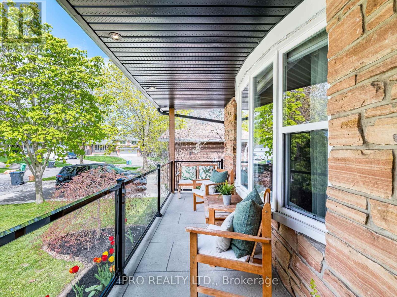 3525 Burningelm Crescent, Mississauga (Applewood), Ontario  L4Y 3L2 - Photo 4 - W12181679