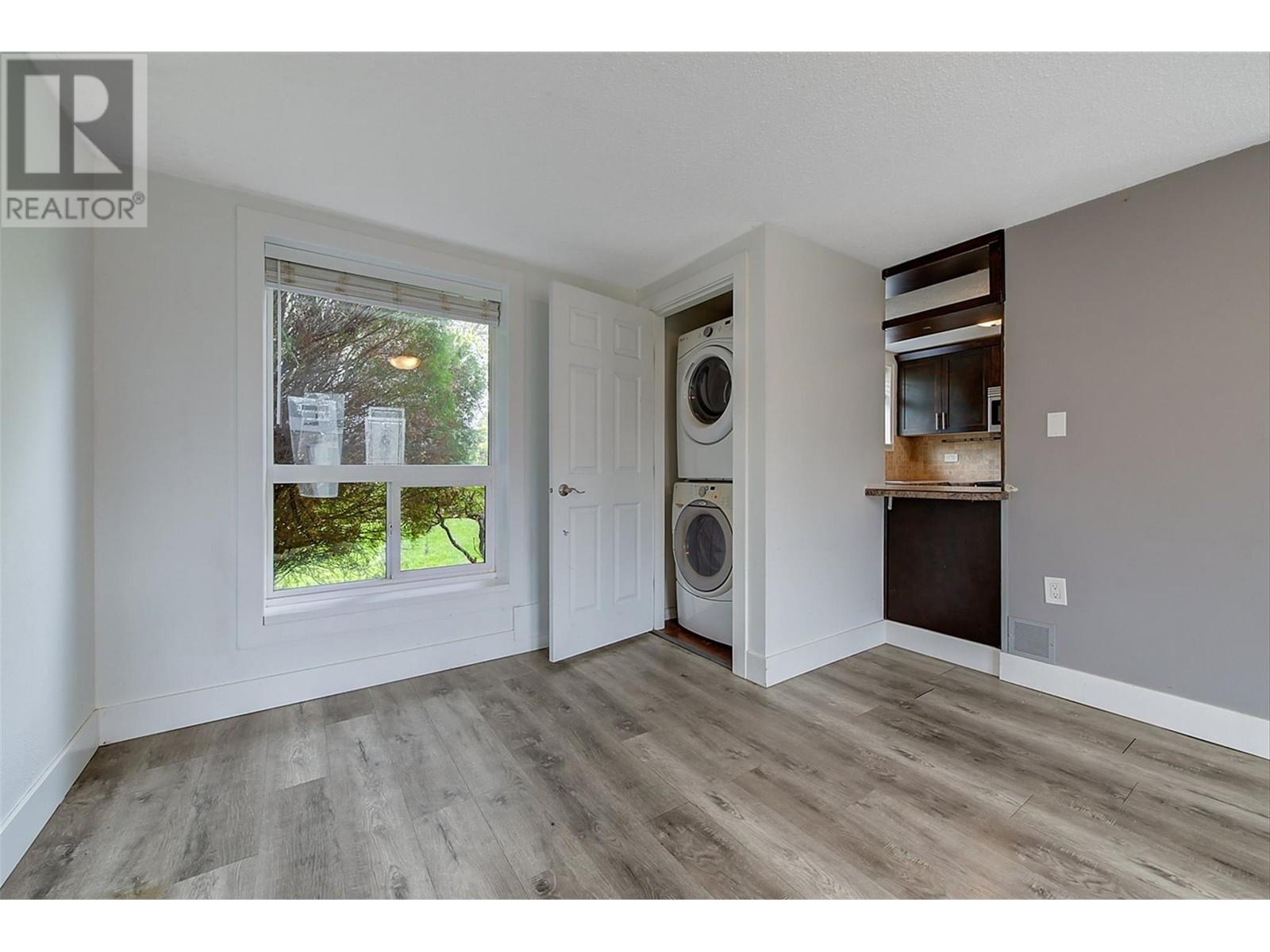 1291 Bernard Avenue Unit# 1, Kelowna, British Columbia  V1Y 6R3 - Photo 8 - 10349875