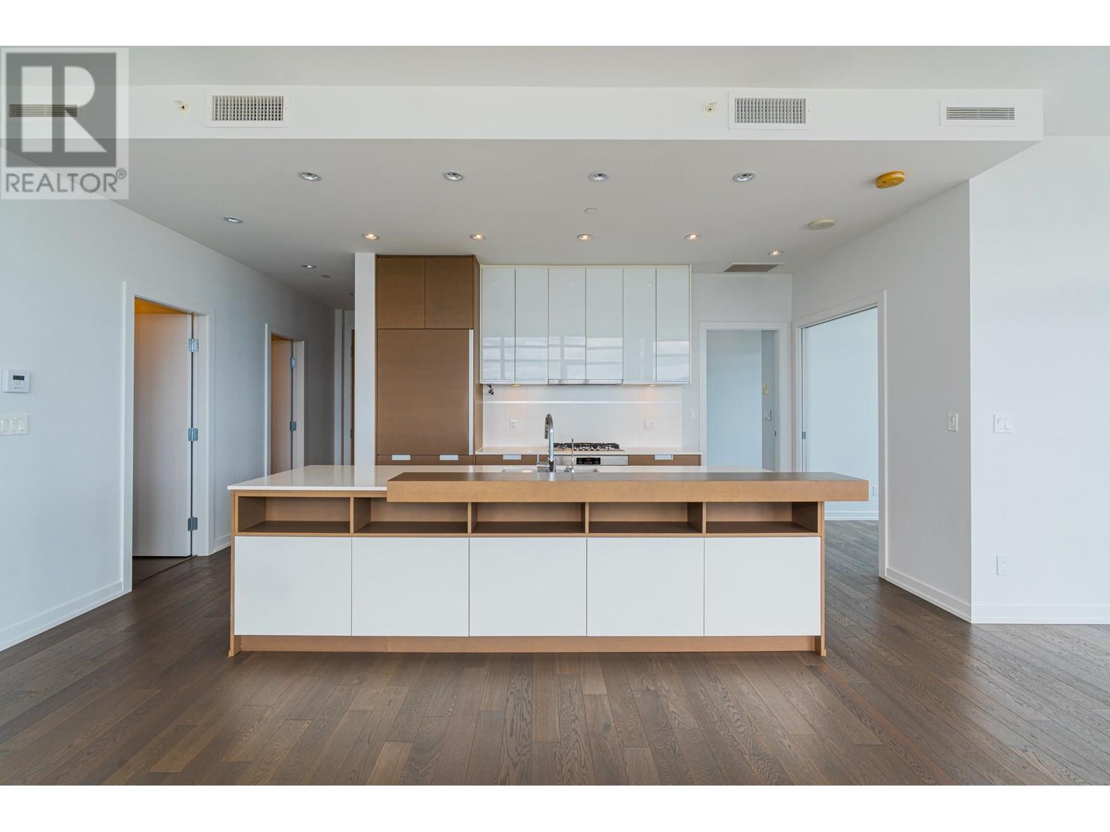 Property at 3802 4688 KINGSWAY image 5
