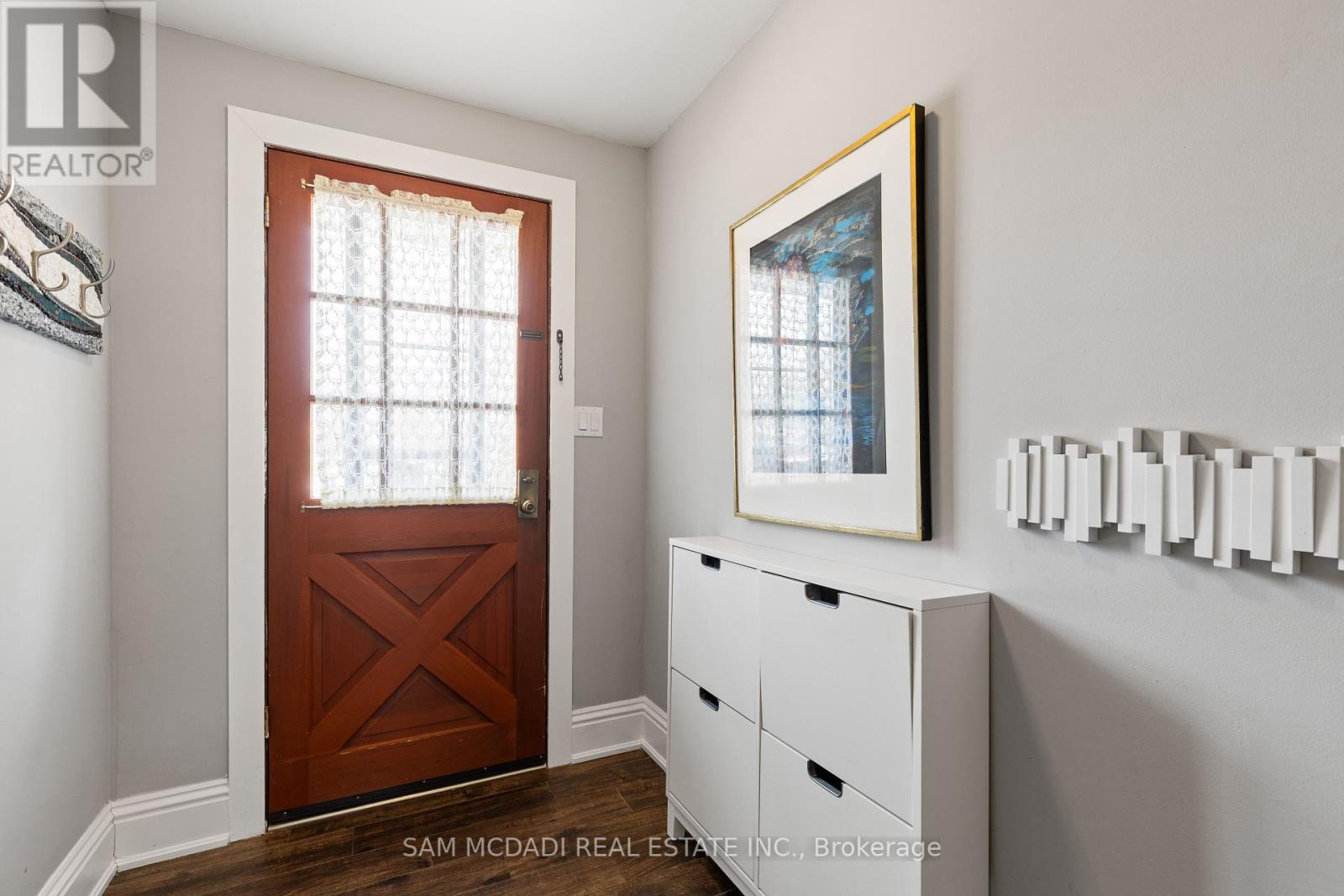 Property at 44 MISSISSAUGA ROAD N image 3