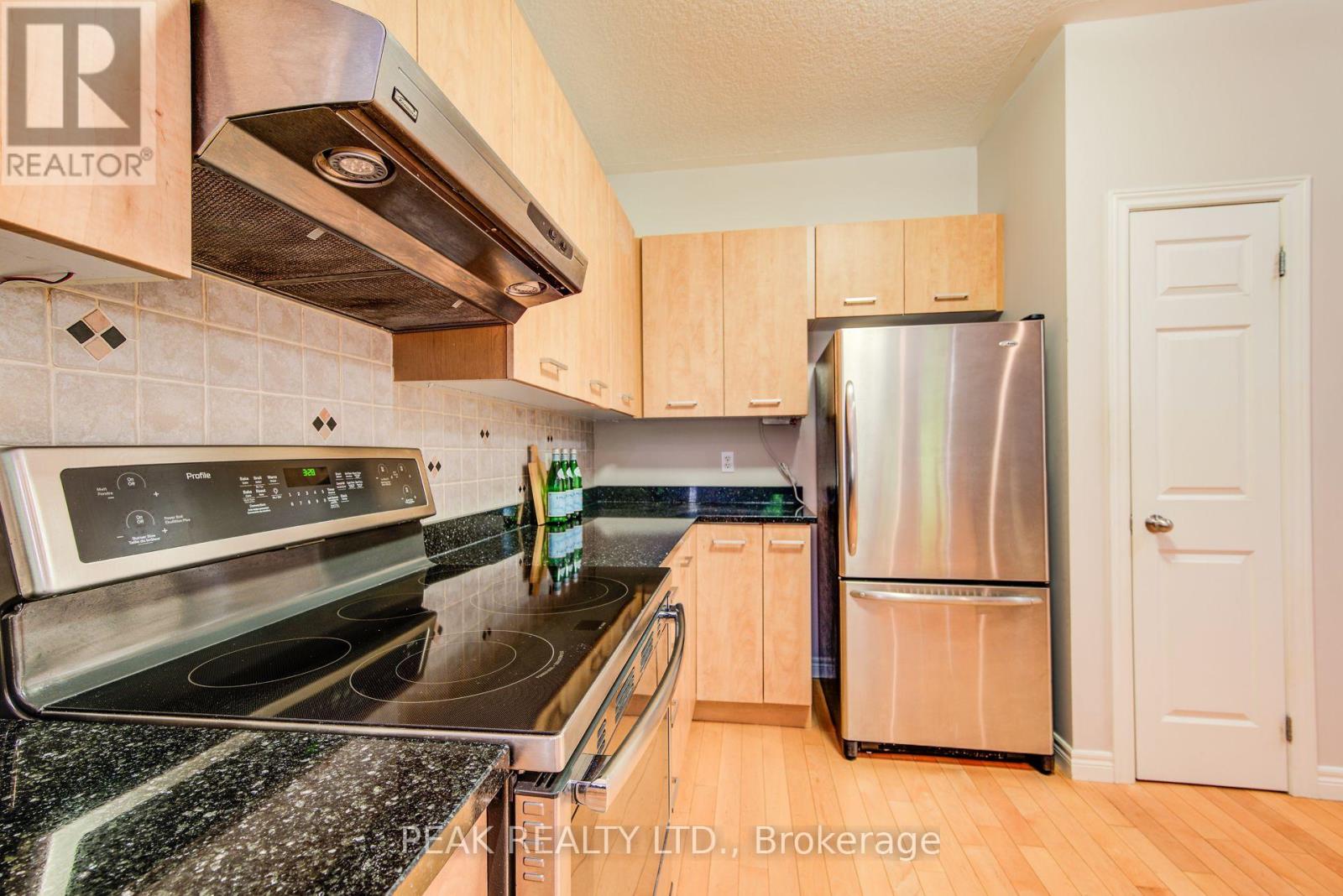 415 Lake Louise Boulevard, Waterloo, Ontario  N2V 2K4 - Photo 14 - X12181475