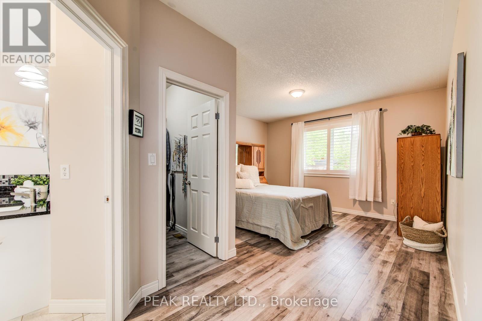 415 Lake Louise Boulevard, Waterloo, Ontario  N2V 2K4 - Photo 23 - X12181475