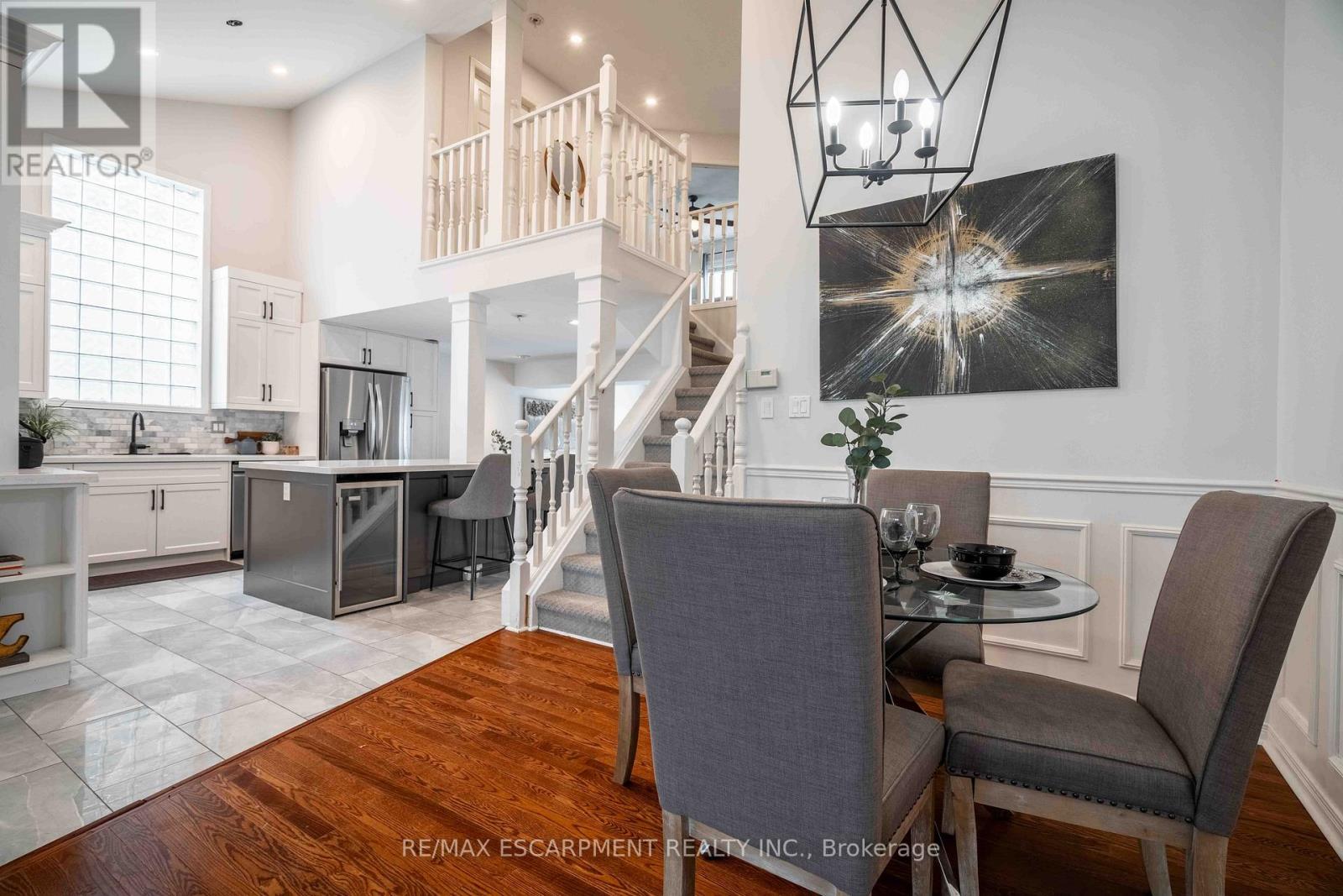 304 Acadia Drive, Hamilton, Ontario  L8W 3L1 - Photo 10 - X12181571