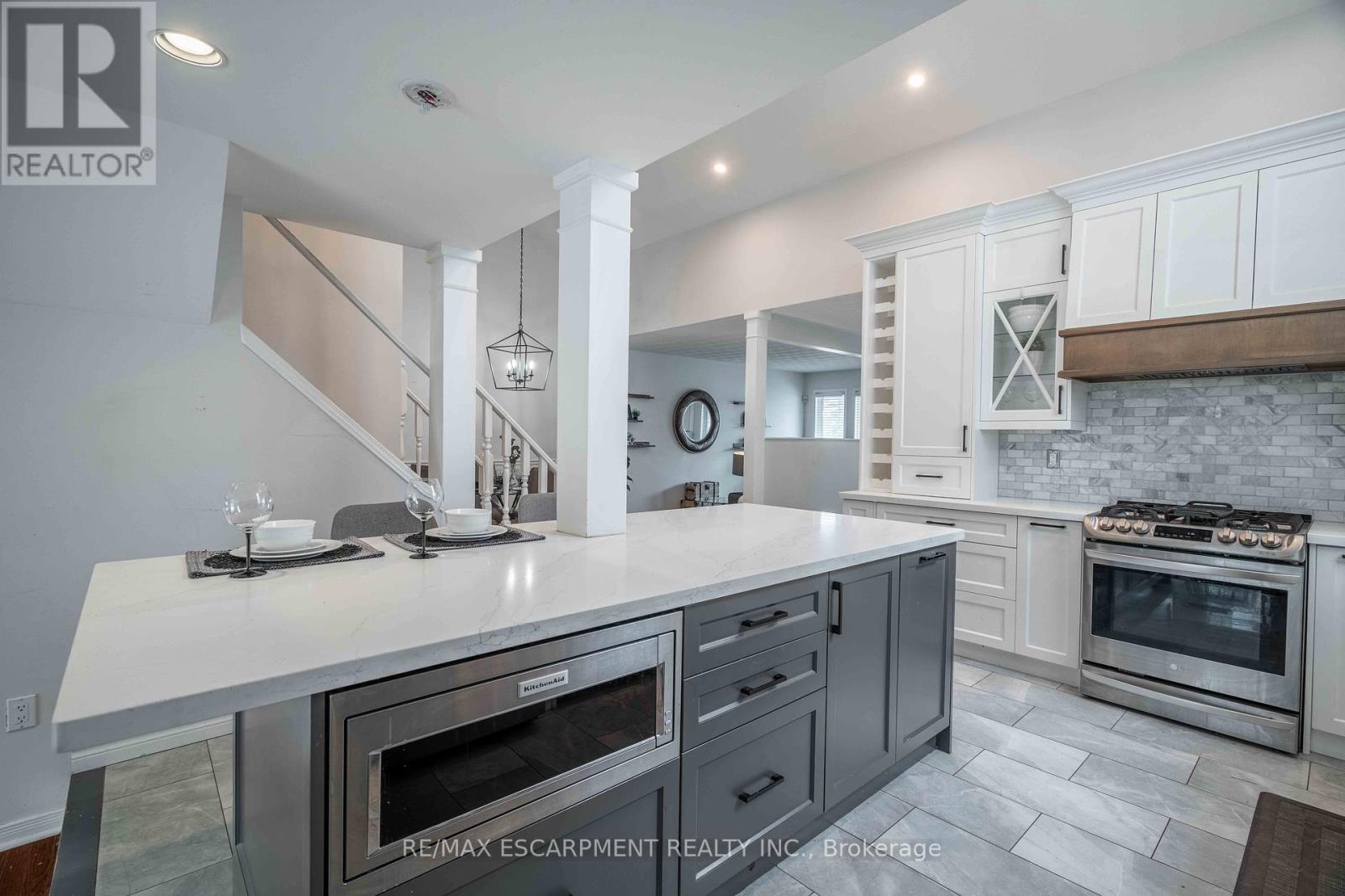 304 Acadia Drive, Hamilton, Ontario  L8W 3L1 - Photo 16 - X12181571