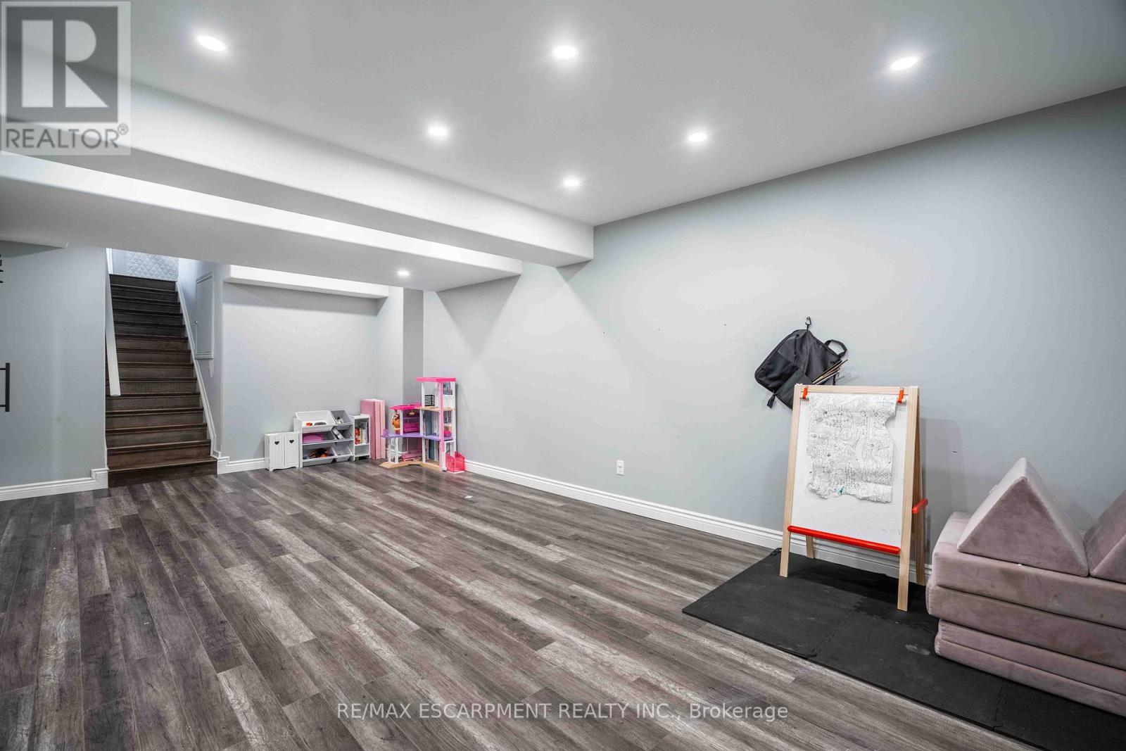 304 Acadia Drive, Hamilton, Ontario  L8W 3L1 - Photo 35 - X12181571