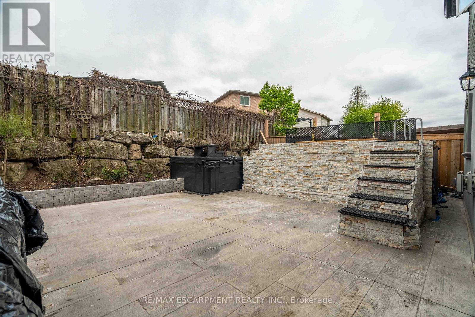304 Acadia Drive, Hamilton, Ontario  L8W 3L1 - Photo 40 - X12181571