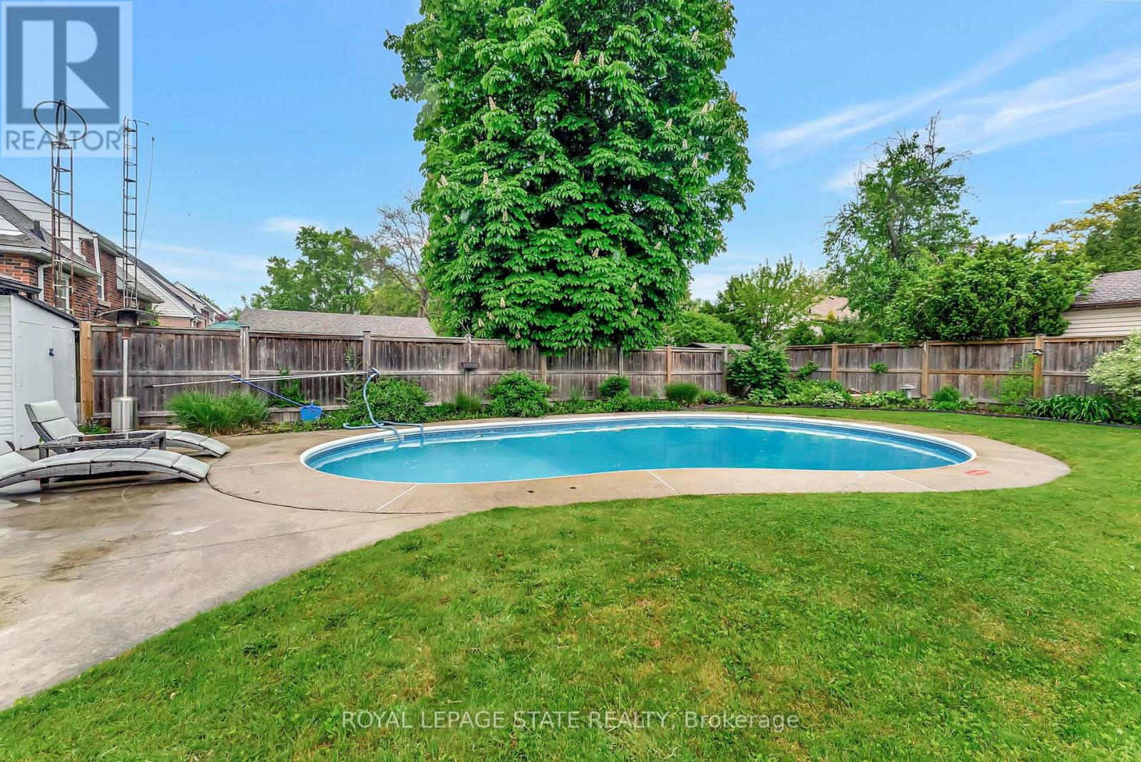 57 West 4th Street, Hamilton (Bonnington), Ontario  L9C 3M5 - Photo 35 - X12181590