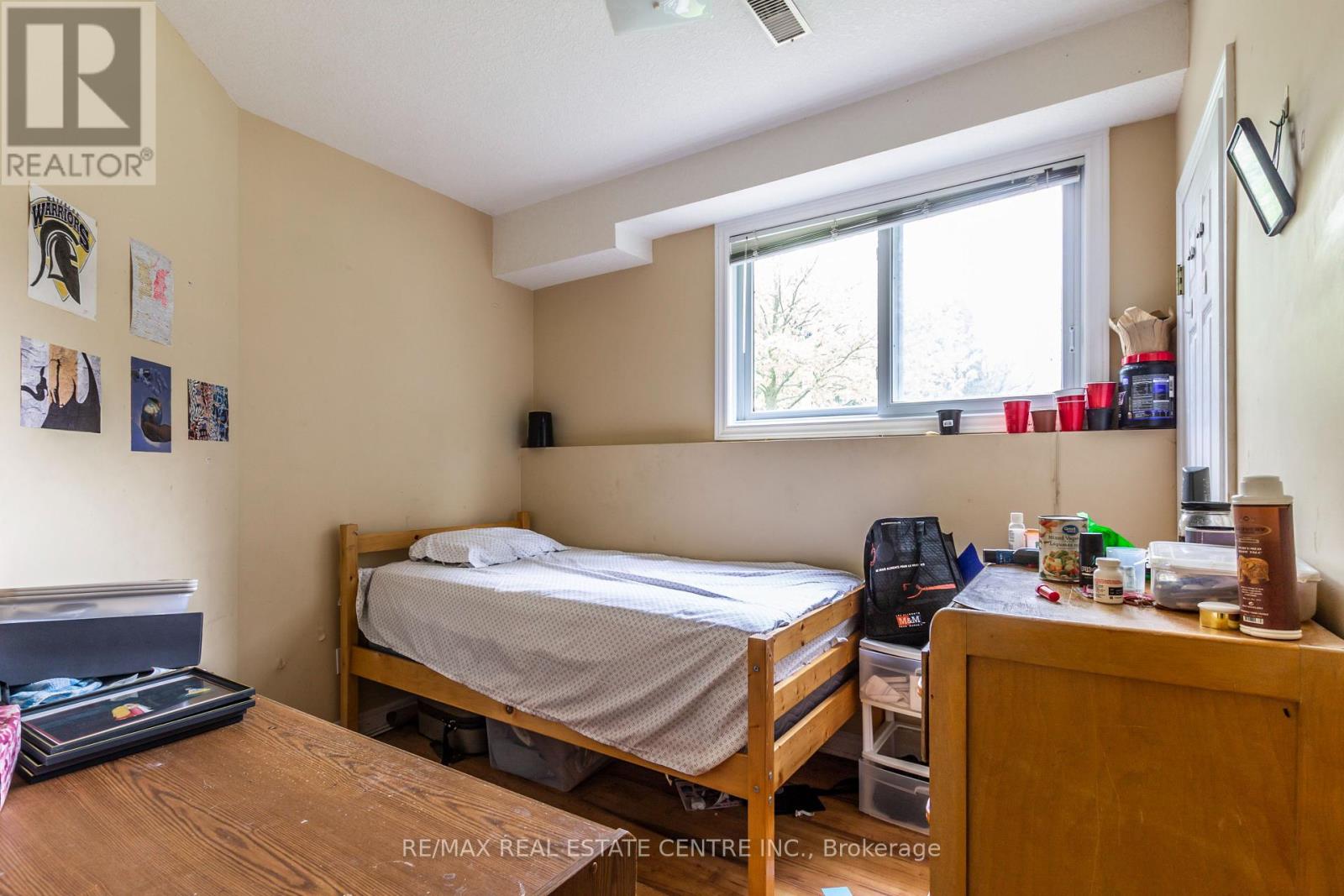 178 Erb Street W, Waterloo, Ontario  N2L 1V3 - Photo 14 - X12181610