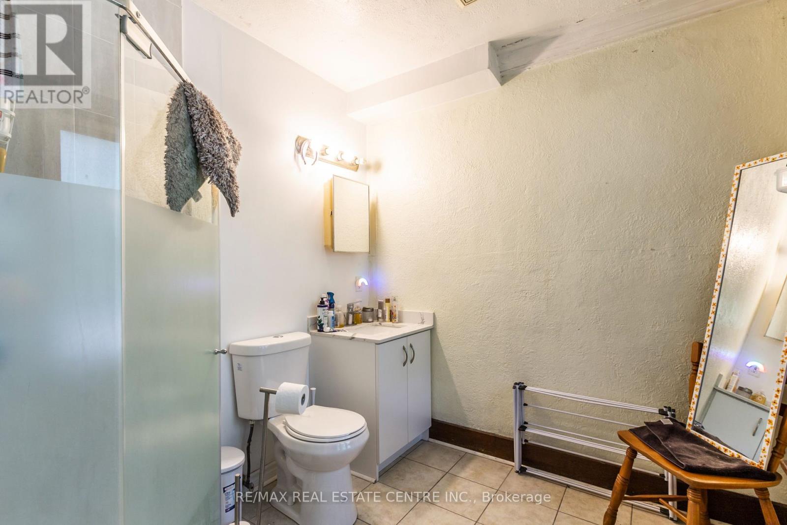 178 Erb Street W, Waterloo, Ontario  N2L 1V3 - Photo 3 - X12181610