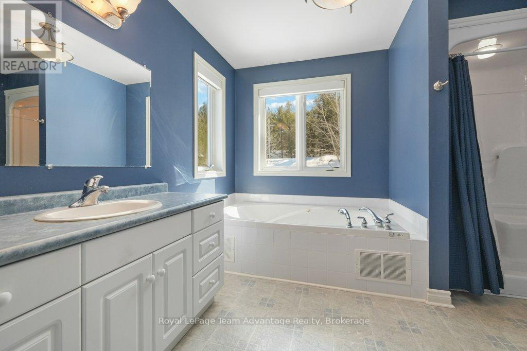 56 Granite Road N, The Archipelago, Ontario  P0G 1K0 - Photo 21 - X12014787