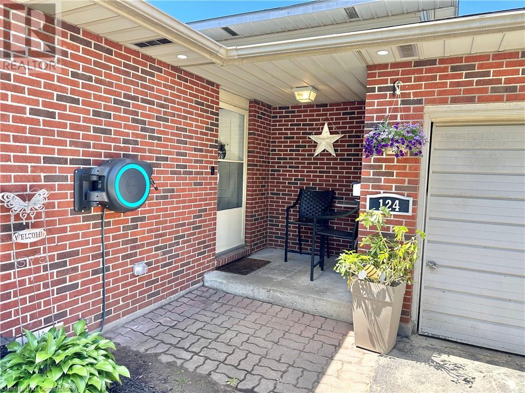 Property at 124 OAK Street image 4