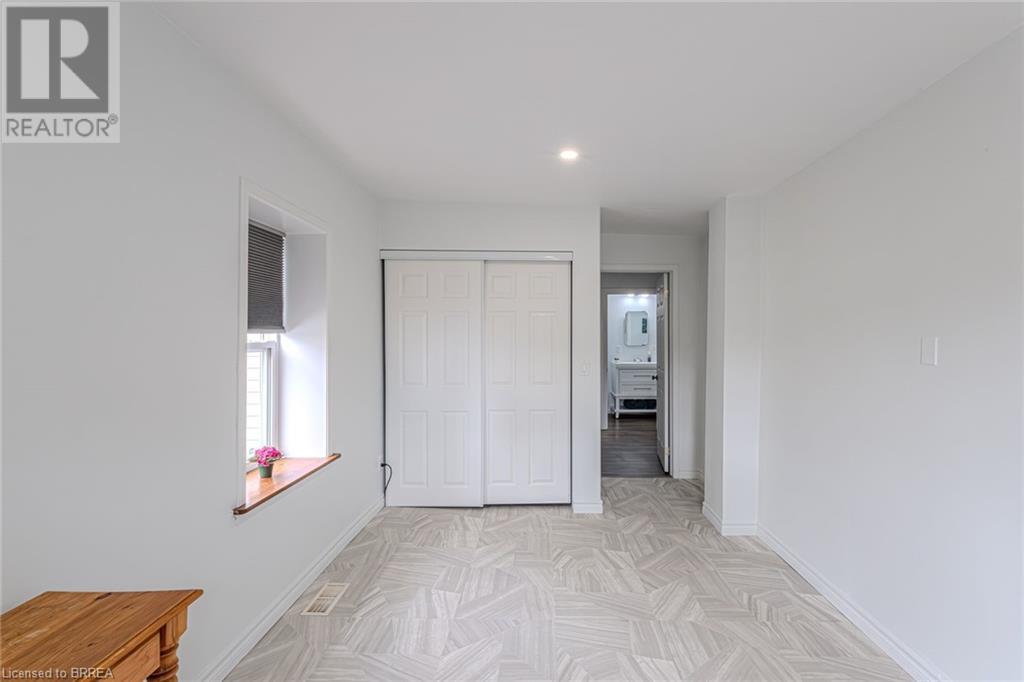 Photo 12 of 50 for 388 Mckellar Street