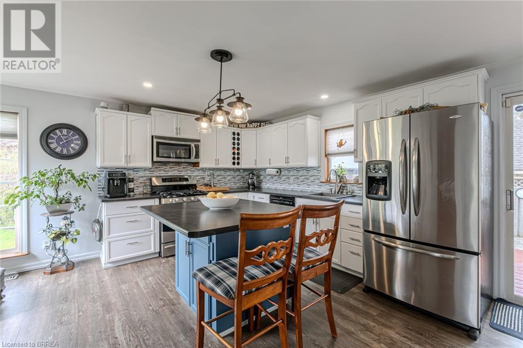 Photo 18 of 50 for 388 Mckellar Street