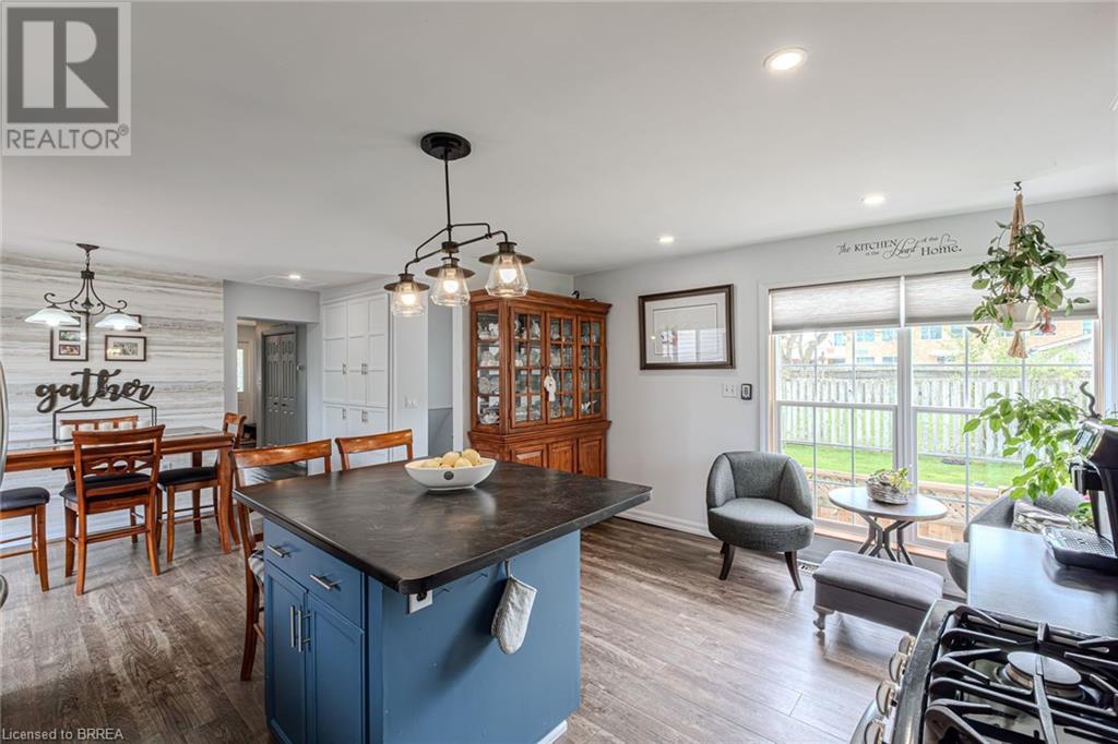 Photo 21 of 50 for 388 Mckellar Street